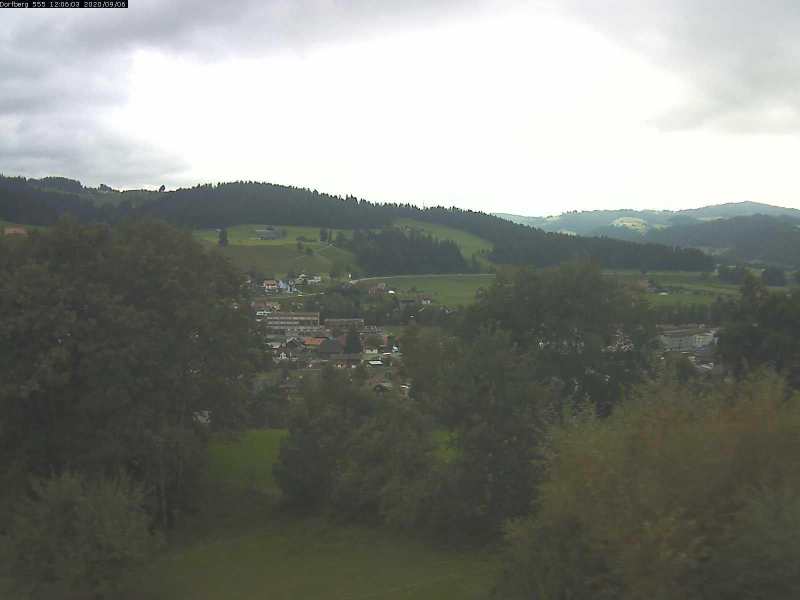 Webcam-Bild: Aussicht vom Dorfberg in Langnau 20200906-120601