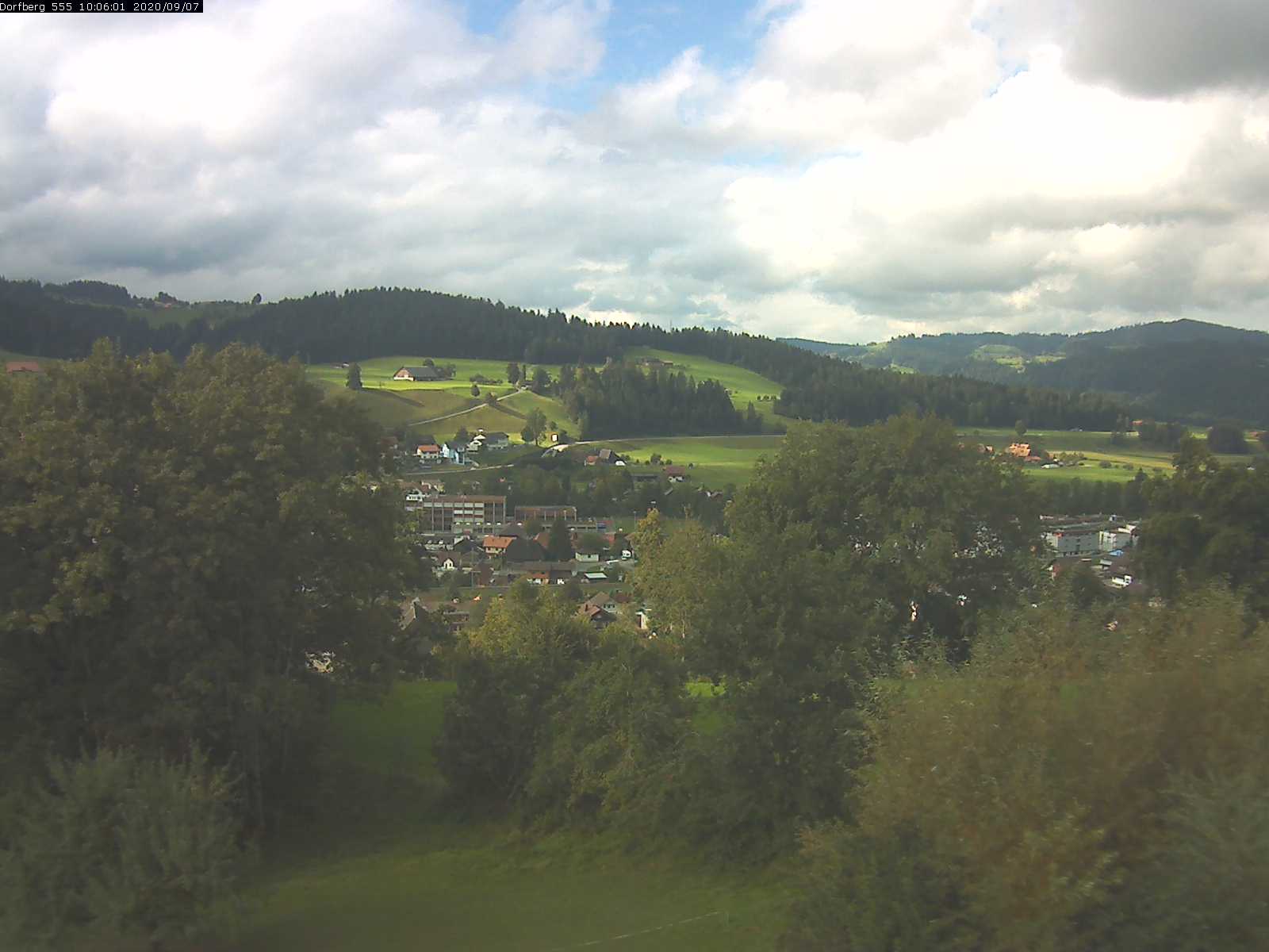 Webcam-Bild: Aussicht vom Dorfberg in Langnau 20200907-100601