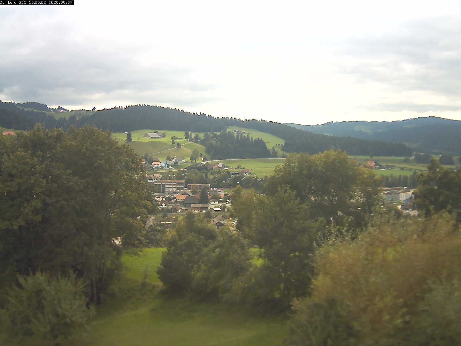 Webcam-Bild: Aussicht vom Dorfberg in Langnau 20200907-160602