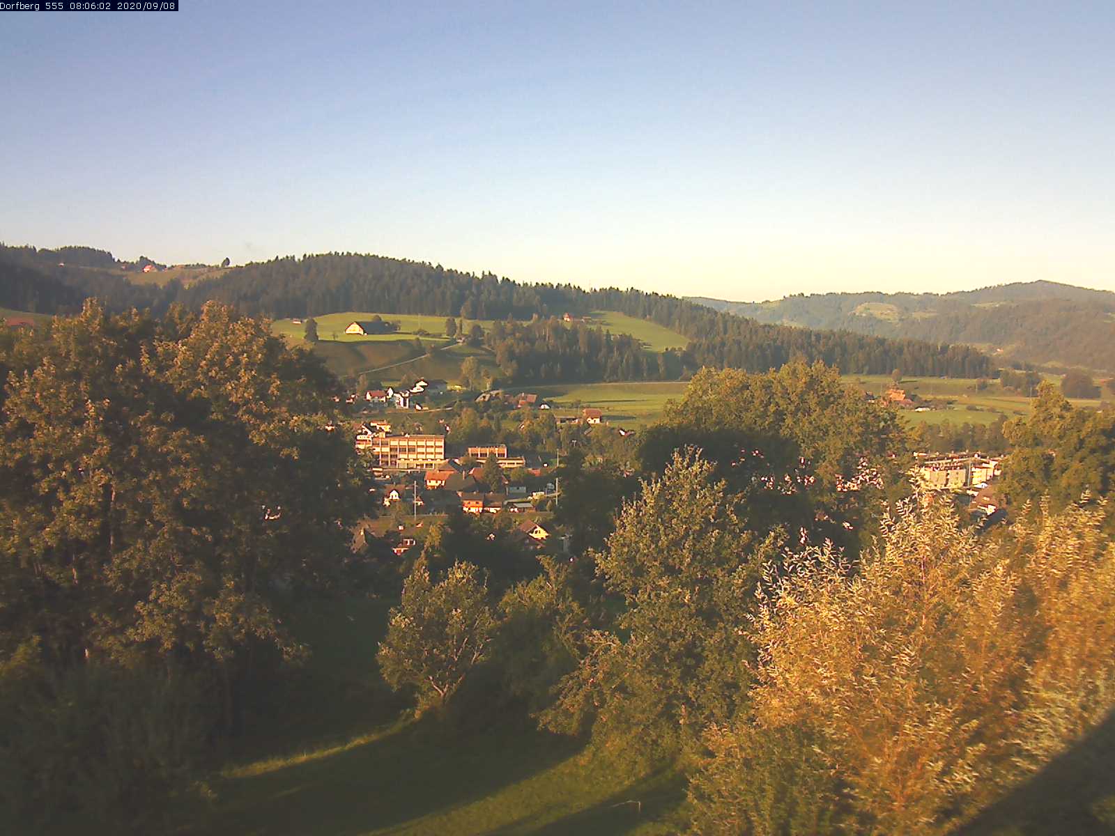 Webcam-Bild: Aussicht vom Dorfberg in Langnau 20200908-080601