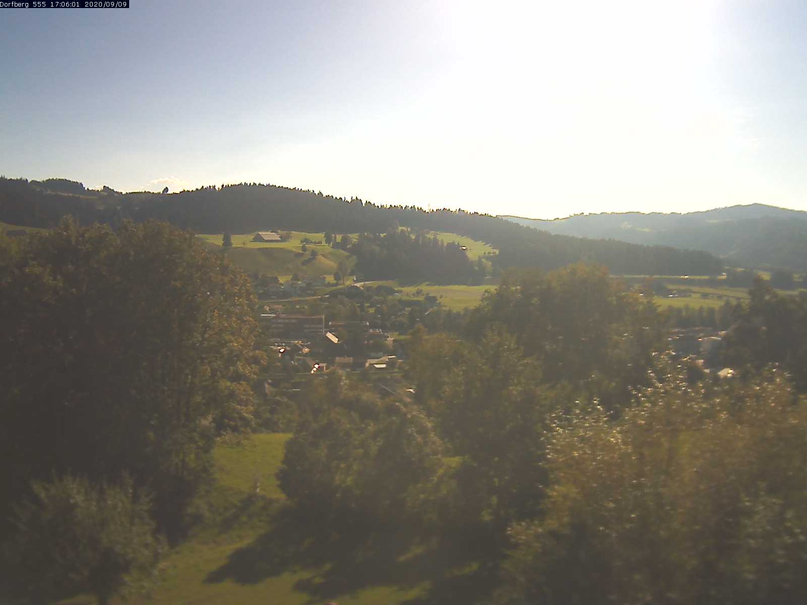 Webcam-Bild: Aussicht vom Dorfberg in Langnau 20200909-170601