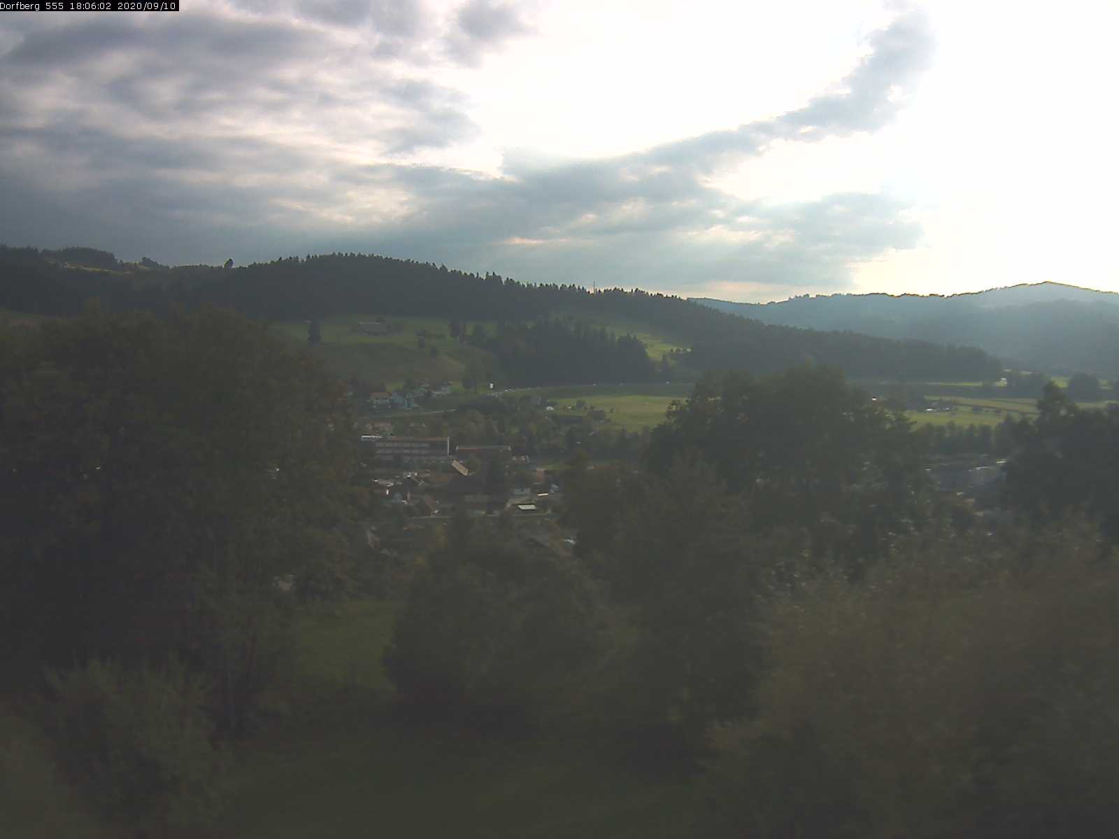Webcam-Bild: Aussicht vom Dorfberg in Langnau 20200910-180601
