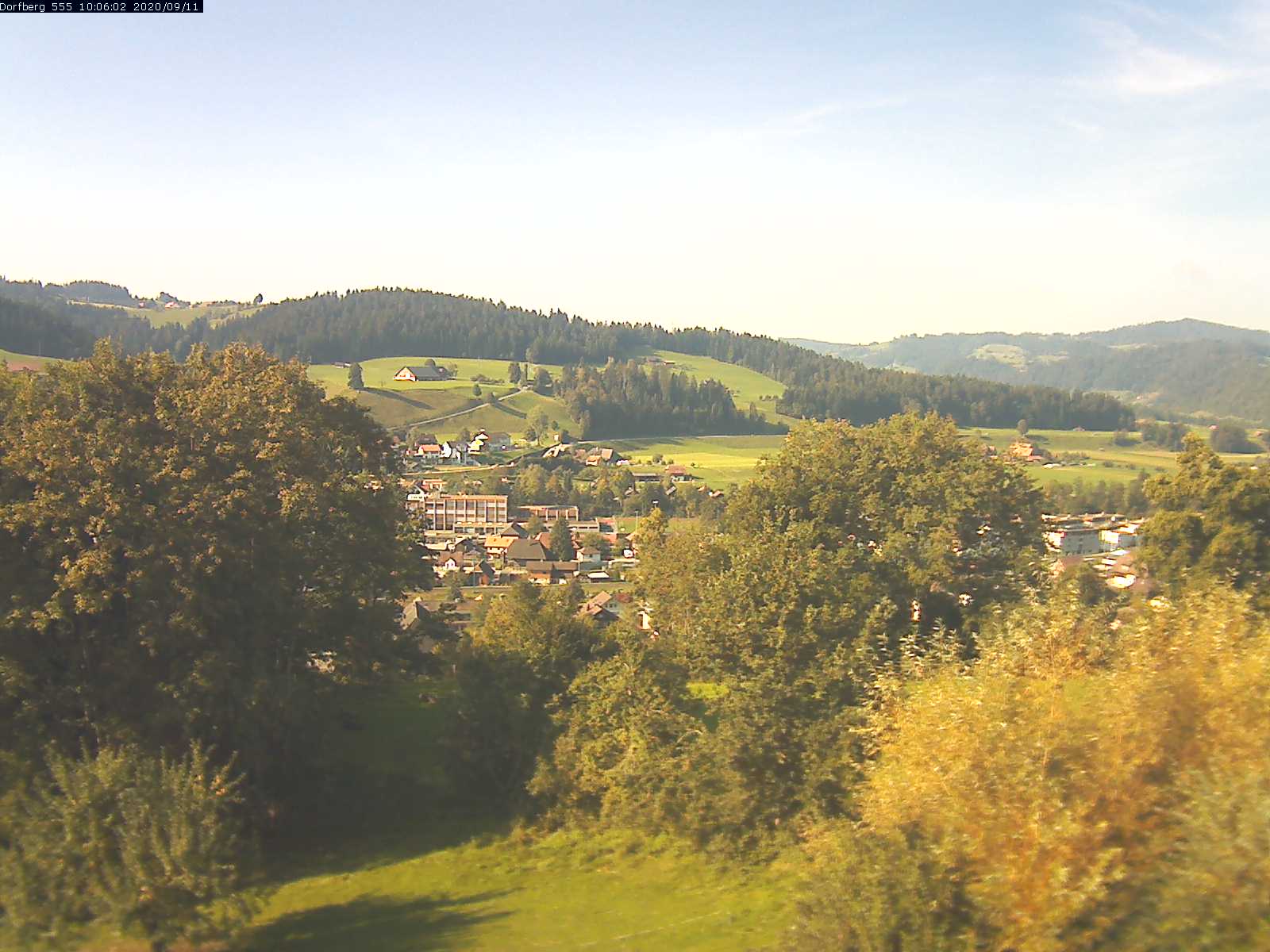 Webcam-Bild: Aussicht vom Dorfberg in Langnau 20200911-100601