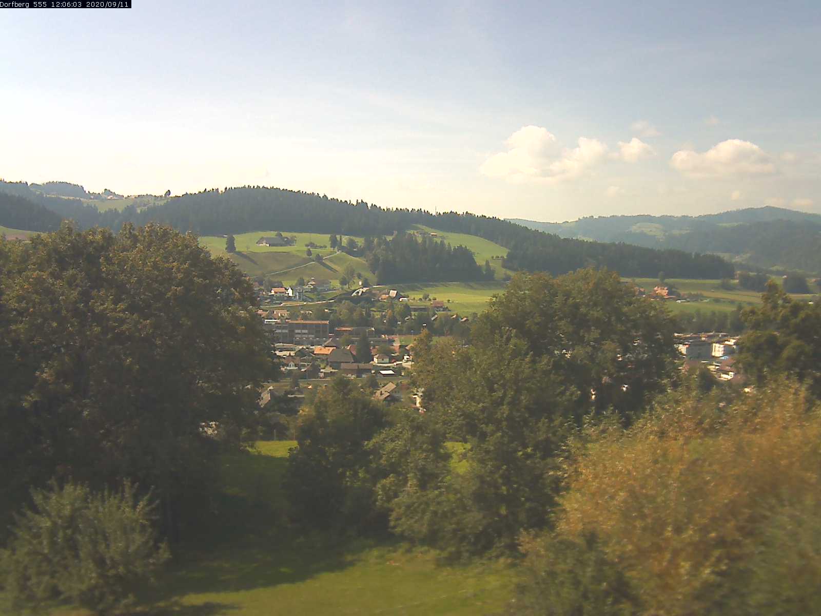 Webcam-Bild: Aussicht vom Dorfberg in Langnau 20200911-120601