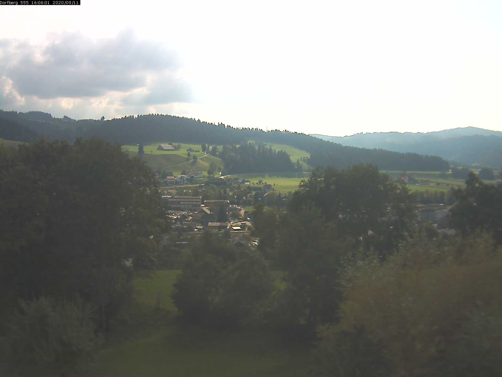 Webcam-Bild: Aussicht vom Dorfberg in Langnau 20200911-160601