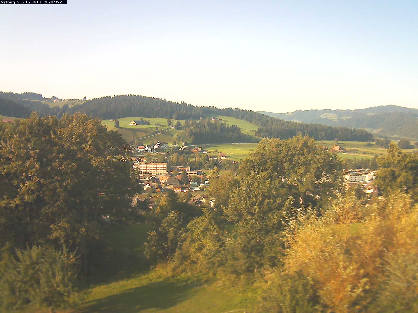 Webcam-Bild: Aussicht vom Dorfberg in Langnau 20200913-090601