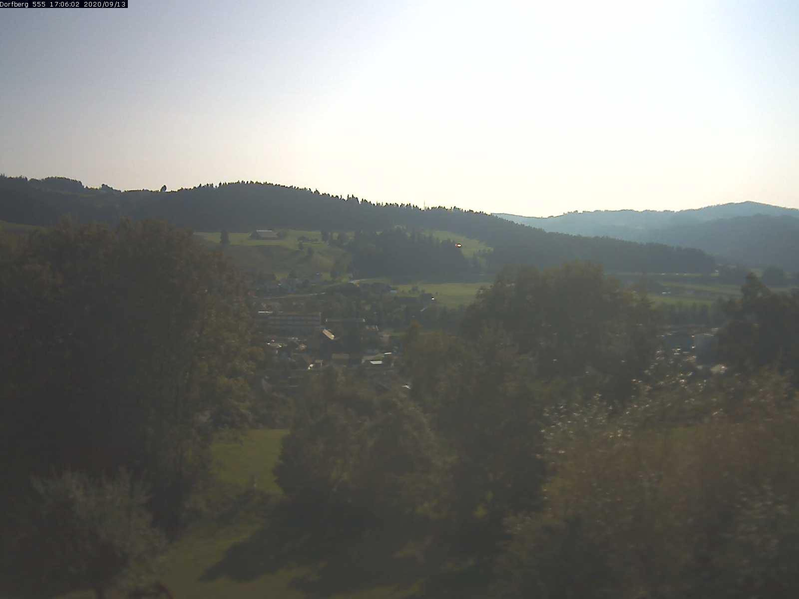 Webcam-Bild: Aussicht vom Dorfberg in Langnau 20200913-170601
