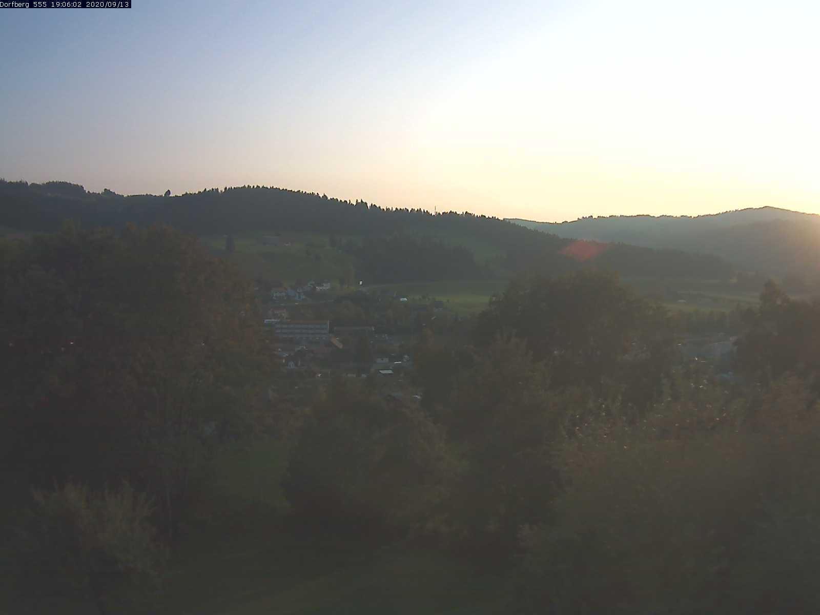 Webcam-Bild: Aussicht vom Dorfberg in Langnau 20200913-190601
