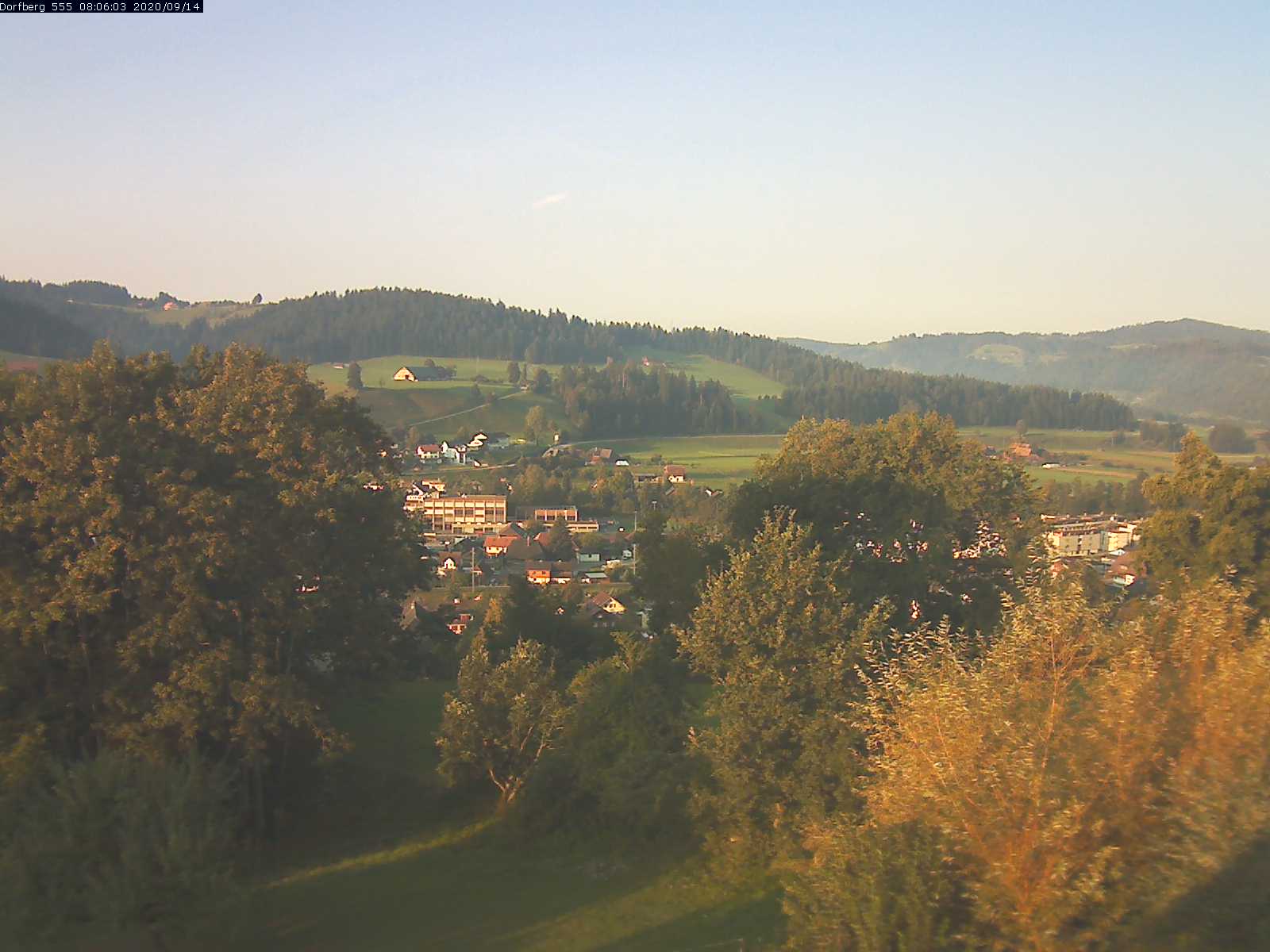 Webcam-Bild: Aussicht vom Dorfberg in Langnau 20200914-080601
