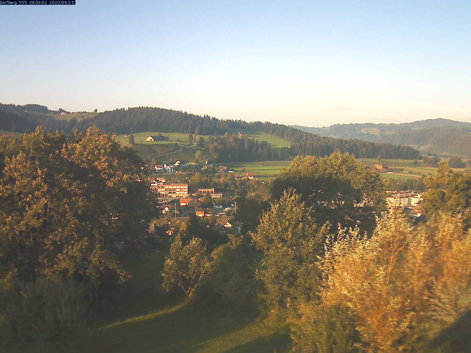 Webcam-Bild: Aussicht vom Dorfberg in Langnau 20200915-080601