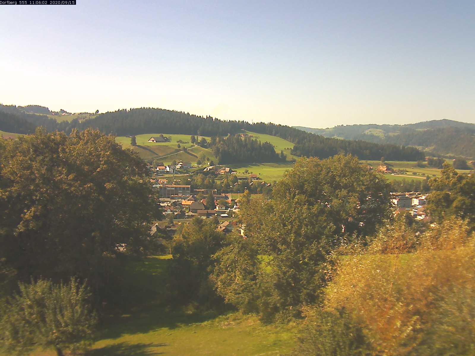 Webcam-Bild: Aussicht vom Dorfberg in Langnau 20200915-110601
