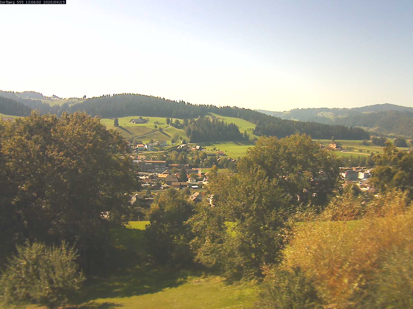 Webcam-Bild: Aussicht vom Dorfberg in Langnau 20200915-120601