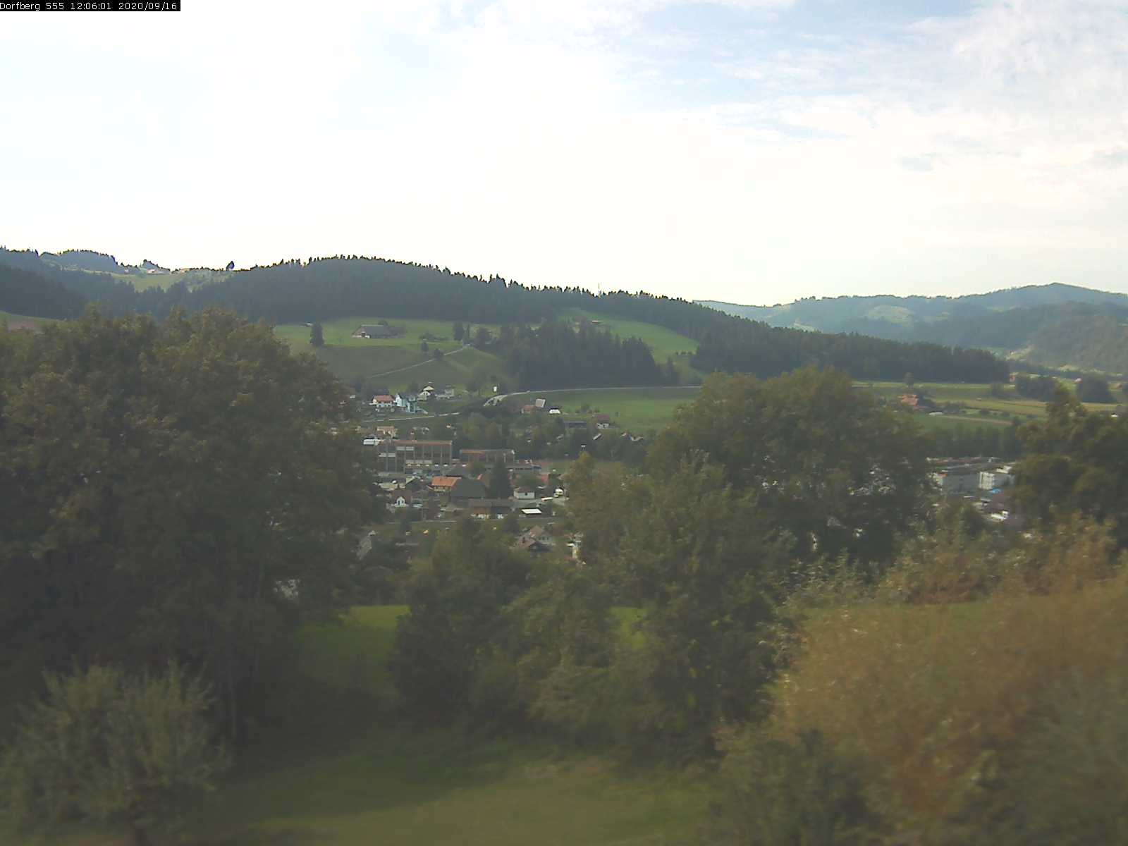 Webcam-Bild: Aussicht vom Dorfberg in Langnau 20200916-120601