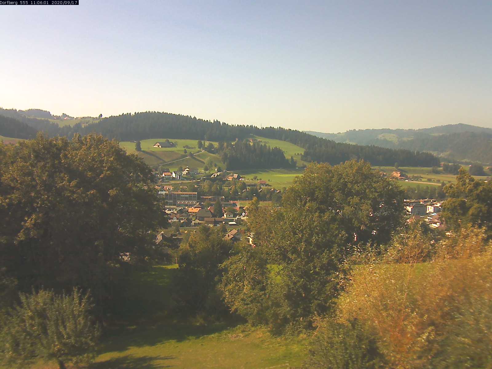Webcam-Bild: Aussicht vom Dorfberg in Langnau 20200917-110601