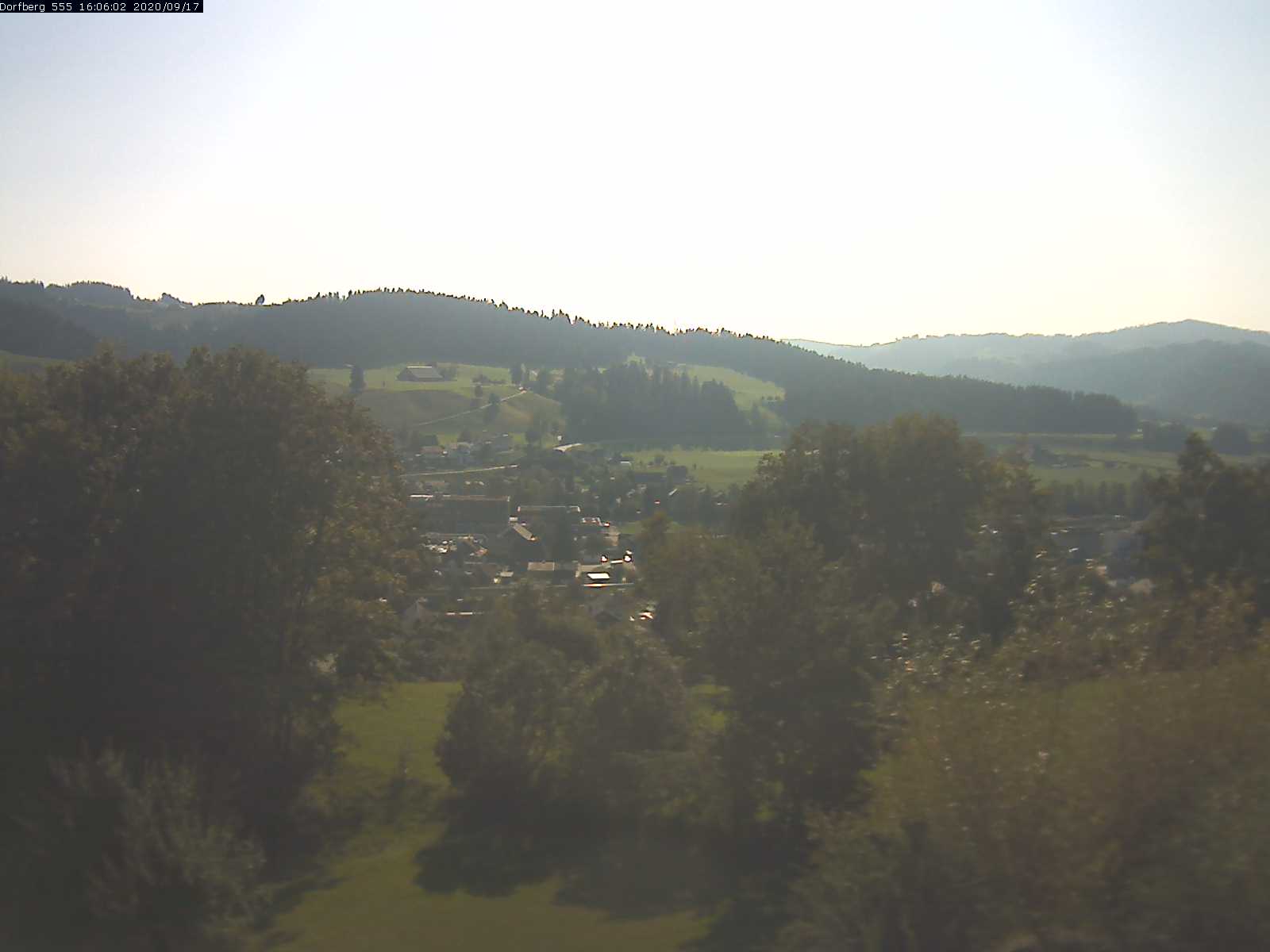 Webcam-Bild: Aussicht vom Dorfberg in Langnau 20200917-160601