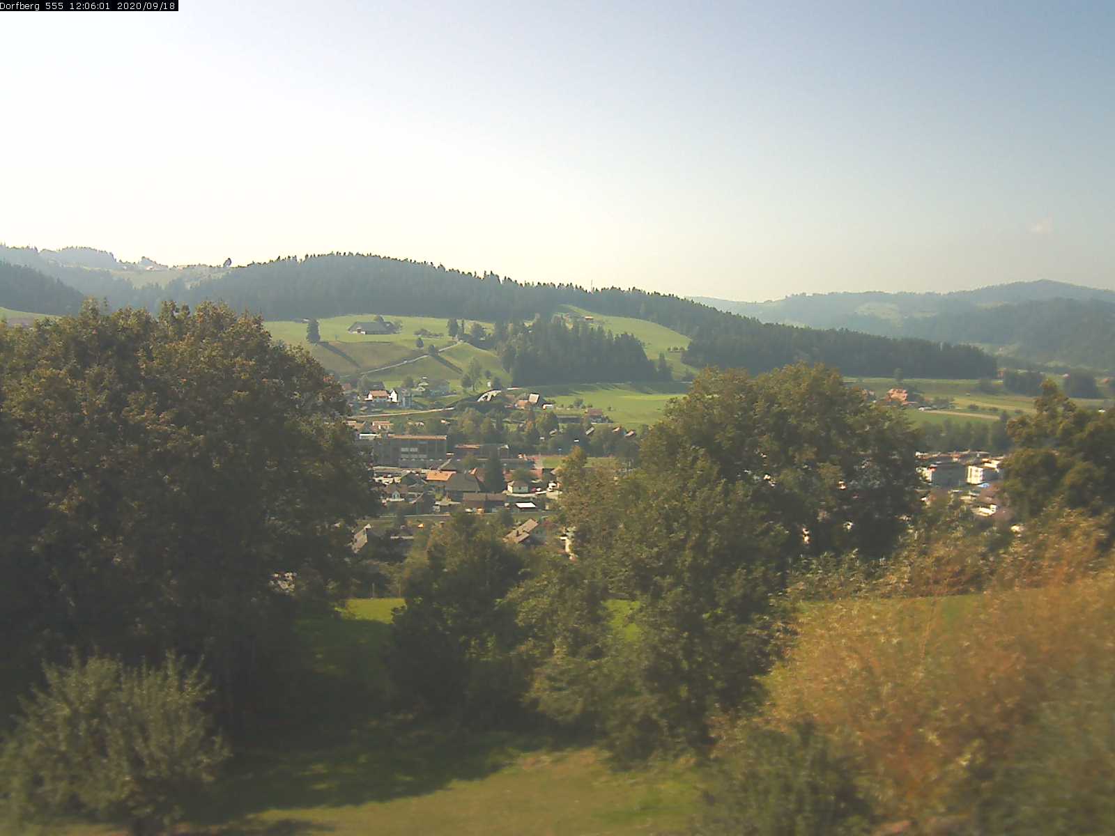 Webcam-Bild: Aussicht vom Dorfberg in Langnau 20200918-120601