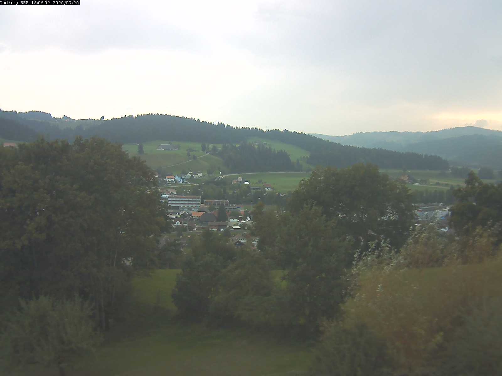 Webcam-Bild: Aussicht vom Dorfberg in Langnau 20200920-180602
