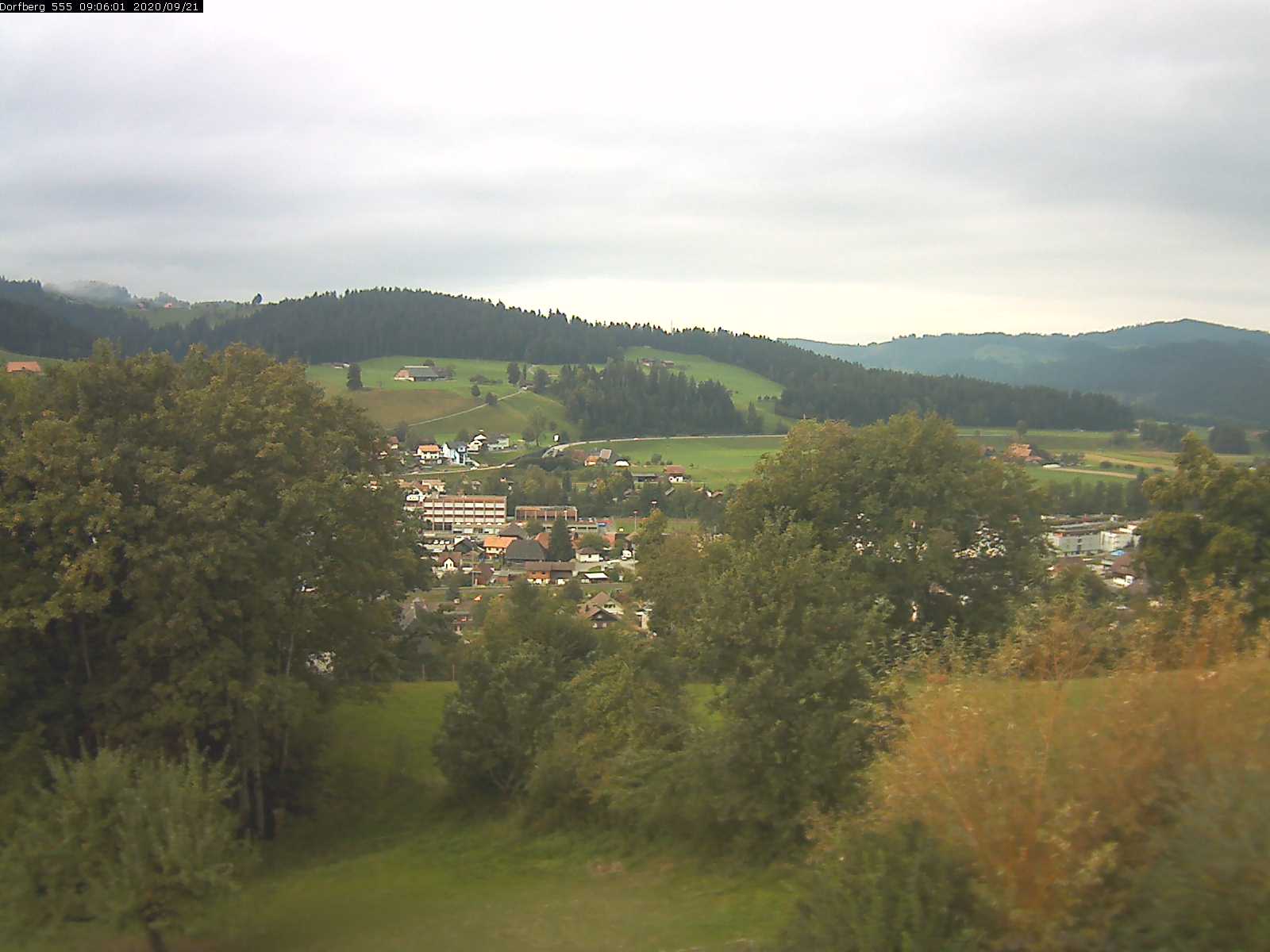 Webcam-Bild: Aussicht vom Dorfberg in Langnau 20200921-090601