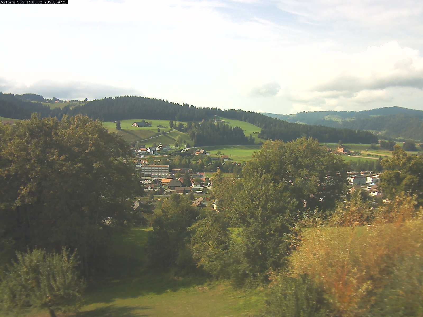 Webcam-Bild: Aussicht vom Dorfberg in Langnau 20200921-110601