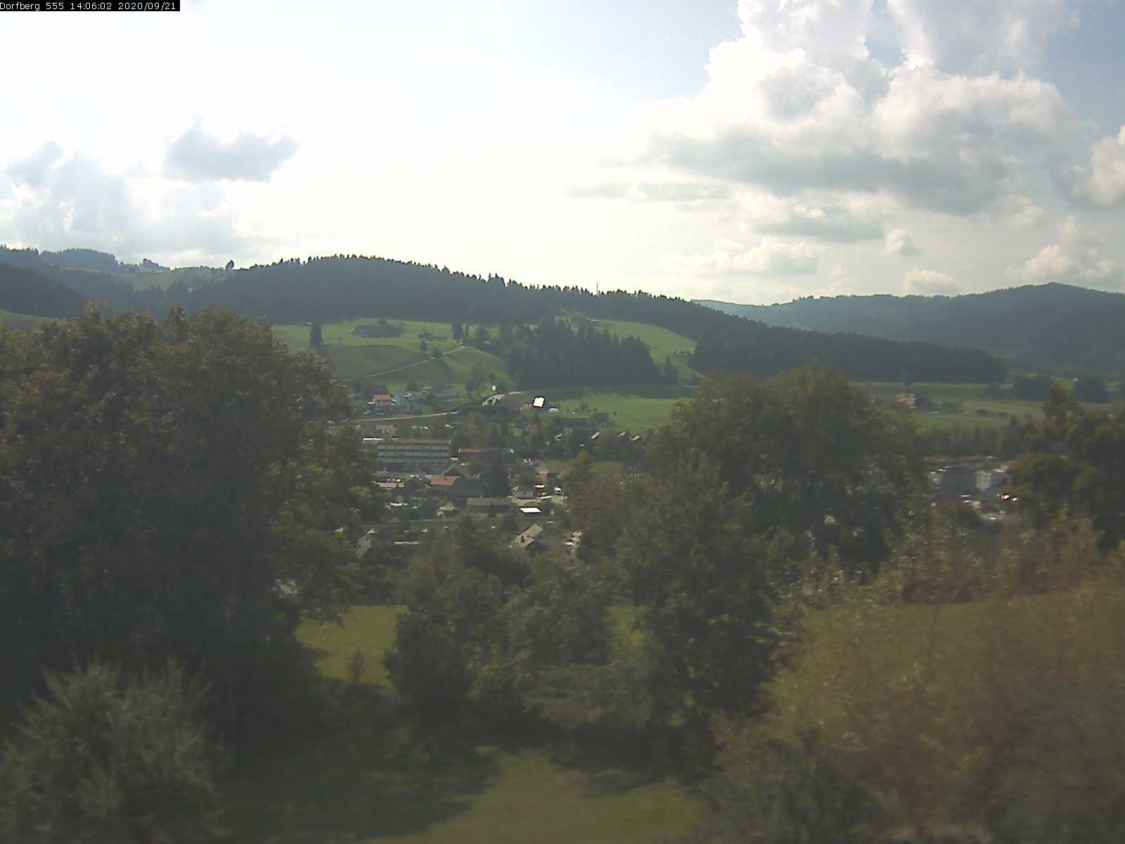 Webcam-Bild: Aussicht vom Dorfberg in Langnau 20200921-140601