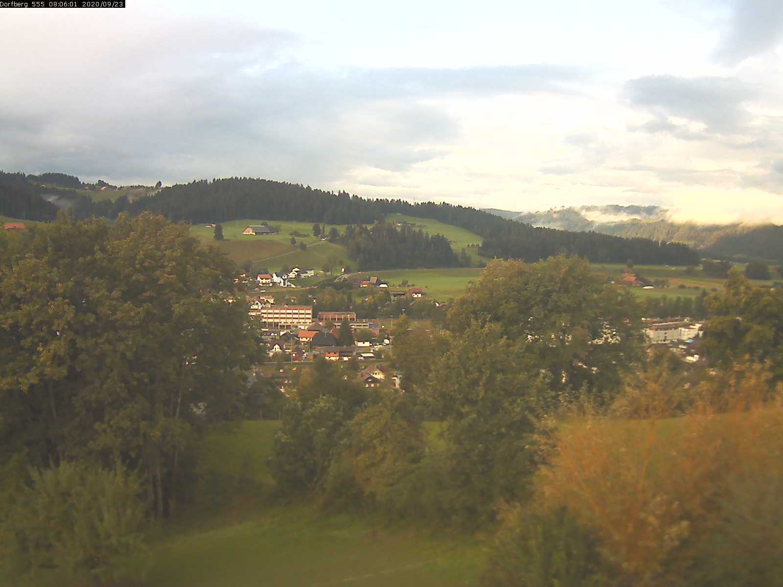 Webcam-Bild: Aussicht vom Dorfberg in Langnau 20200923-080601