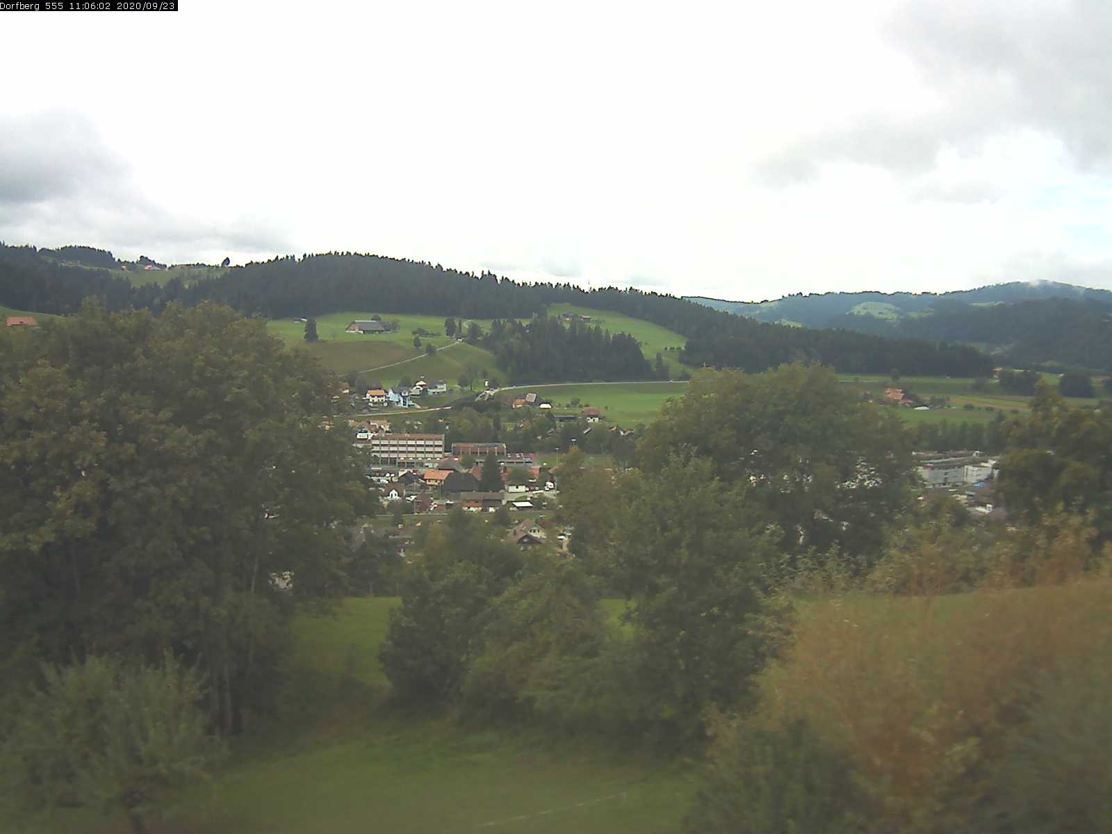 Webcam-Bild: Aussicht vom Dorfberg in Langnau 20200923-110601