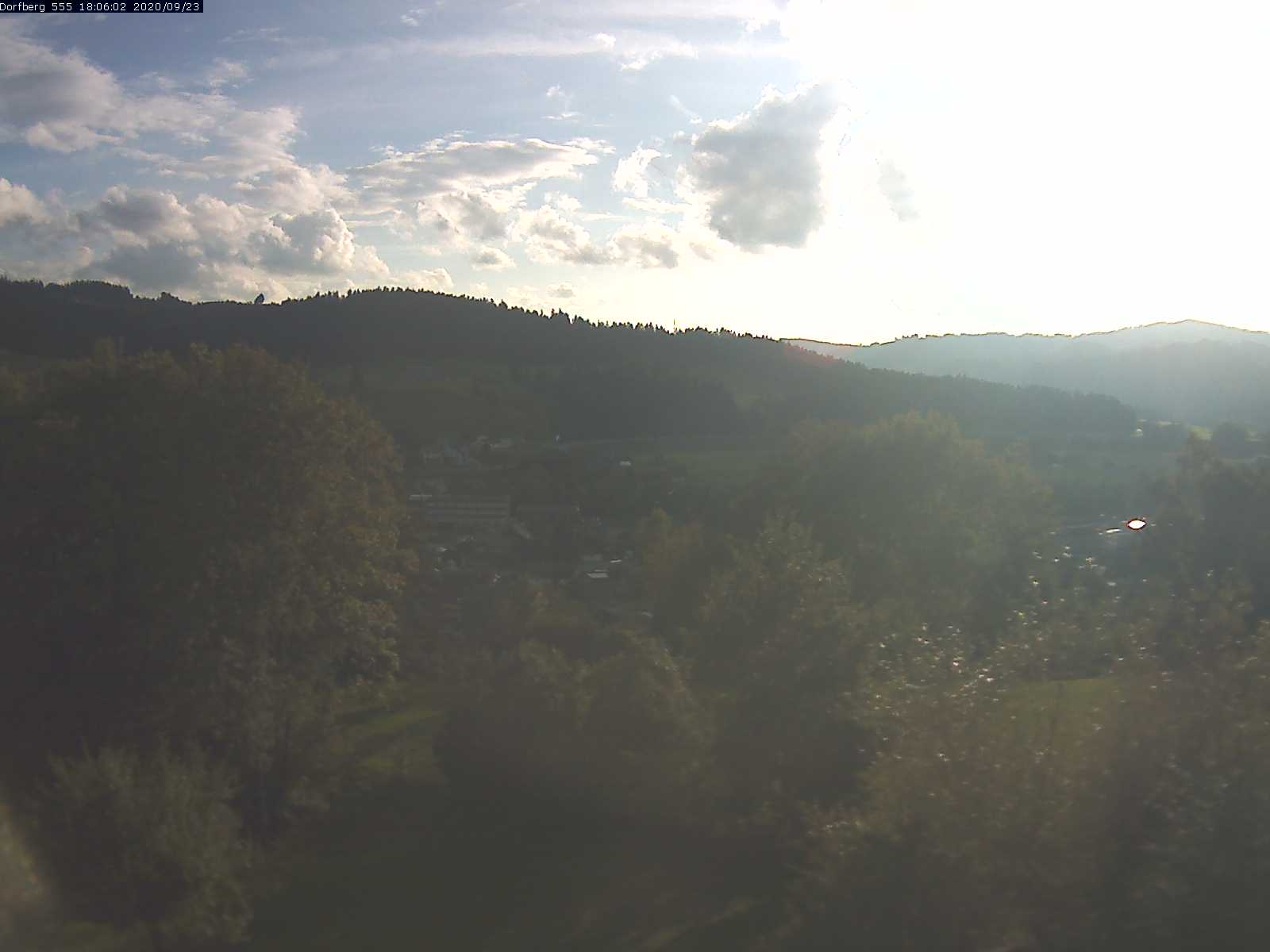 Webcam-Bild: Aussicht vom Dorfberg in Langnau 20200923-180601