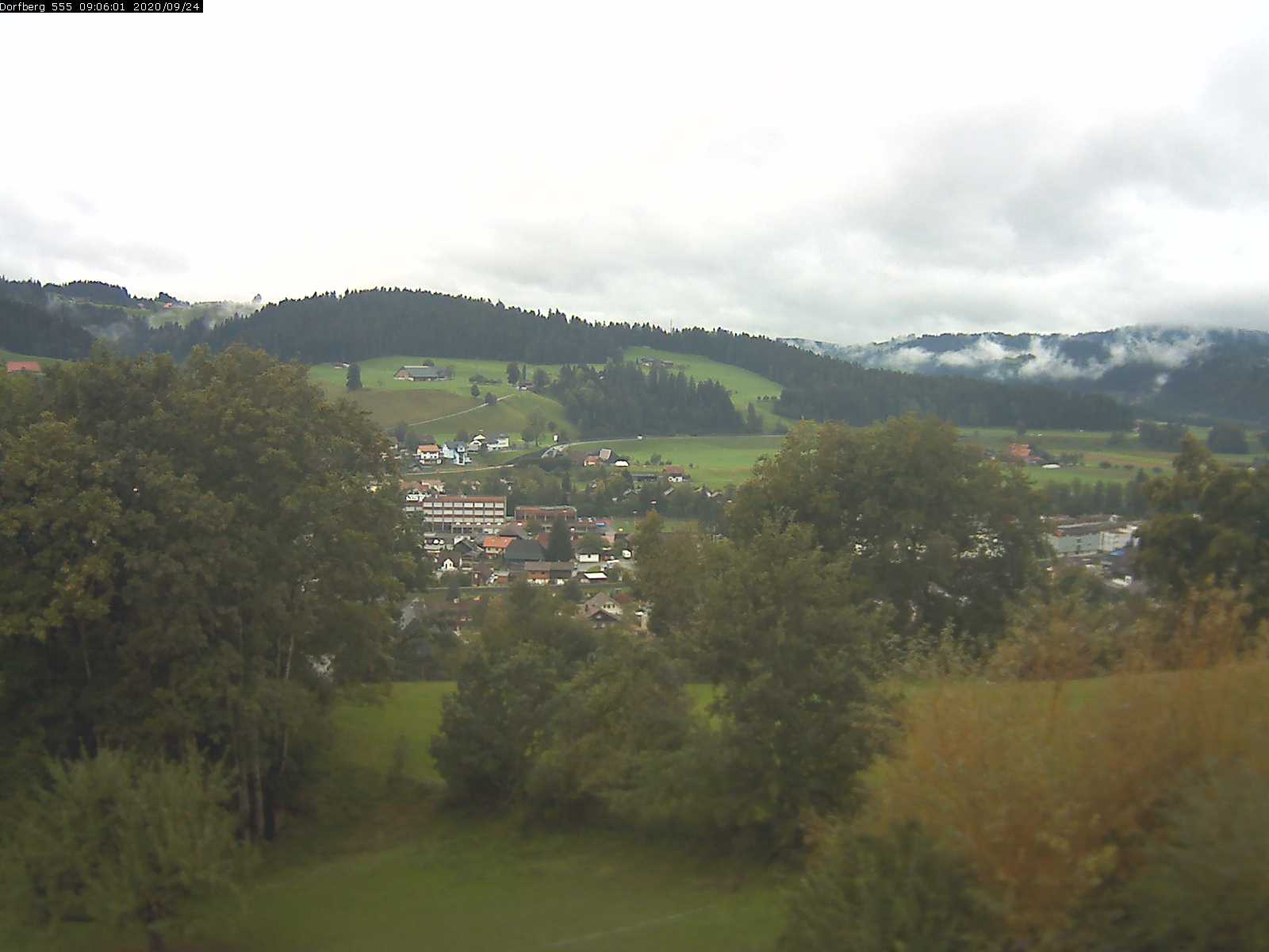Webcam-Bild: Aussicht vom Dorfberg in Langnau 20200924-090601