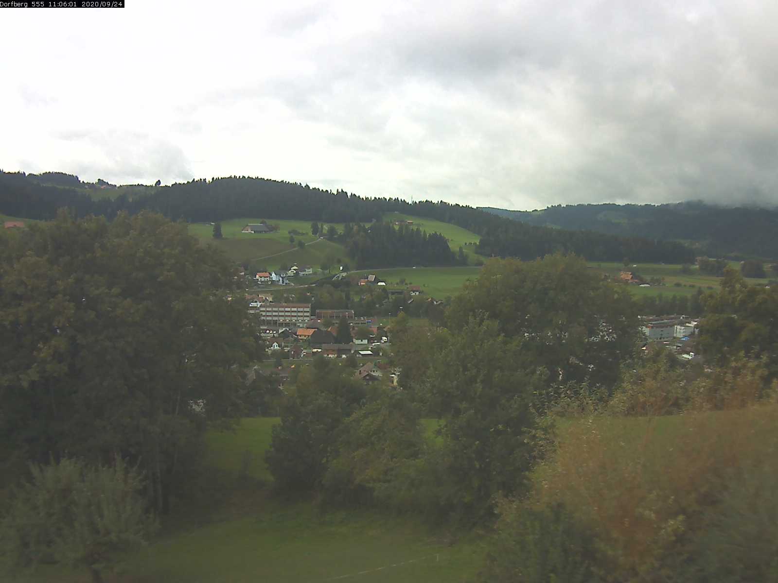 Webcam-Bild: Aussicht vom Dorfberg in Langnau 20200924-110601