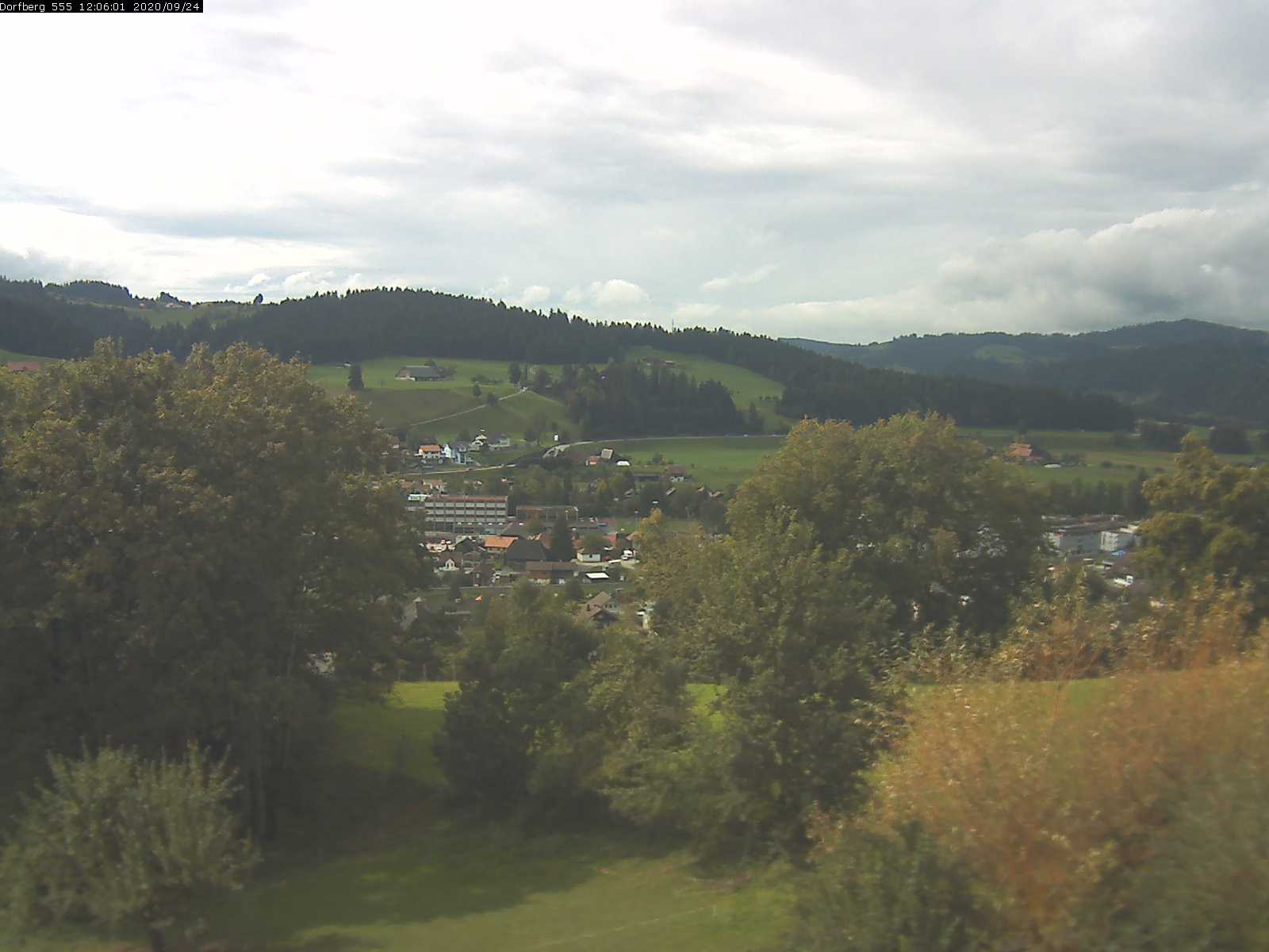 Webcam-Bild: Aussicht vom Dorfberg in Langnau 20200924-120601