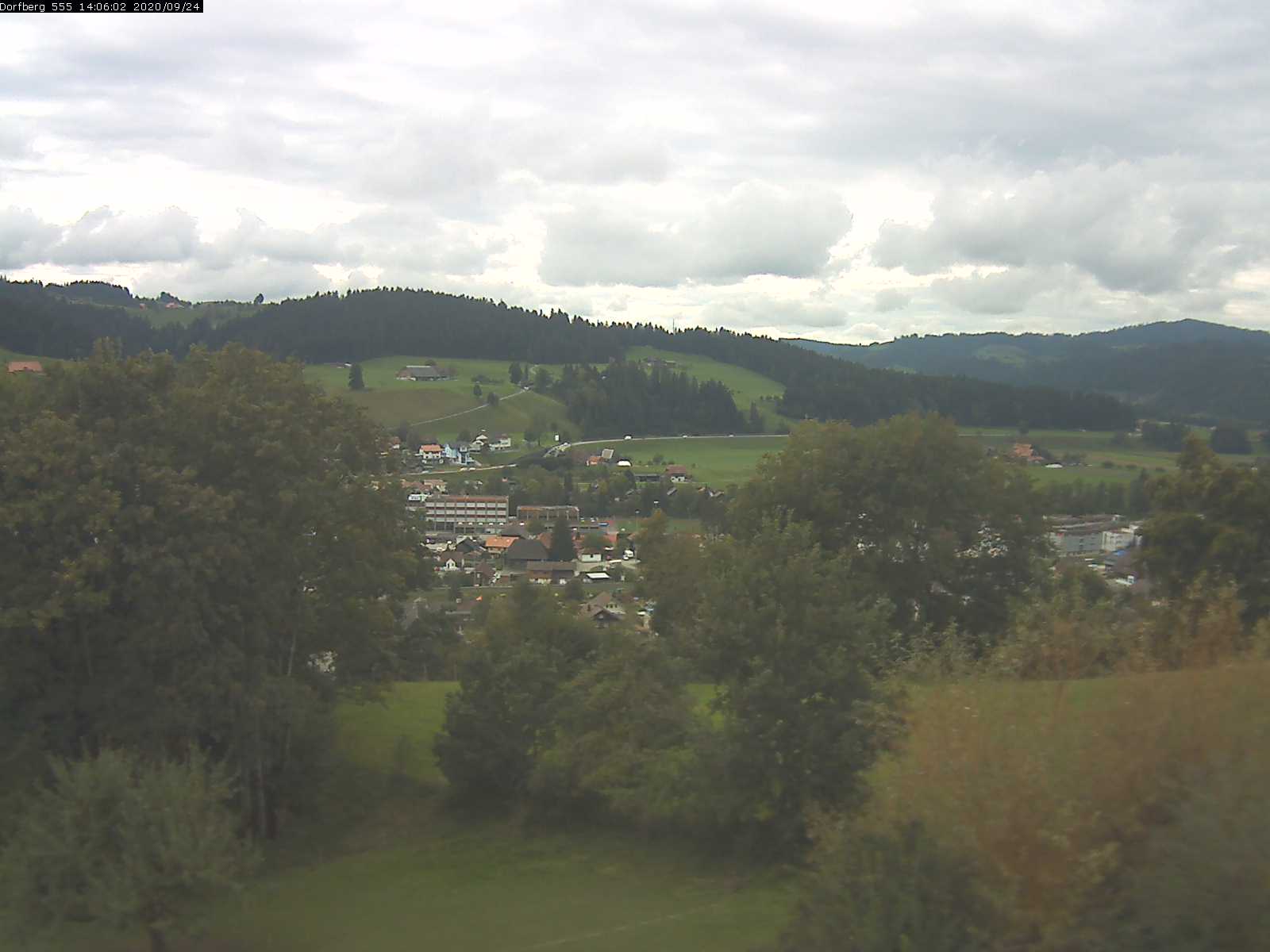 Webcam-Bild: Aussicht vom Dorfberg in Langnau 20200924-140601