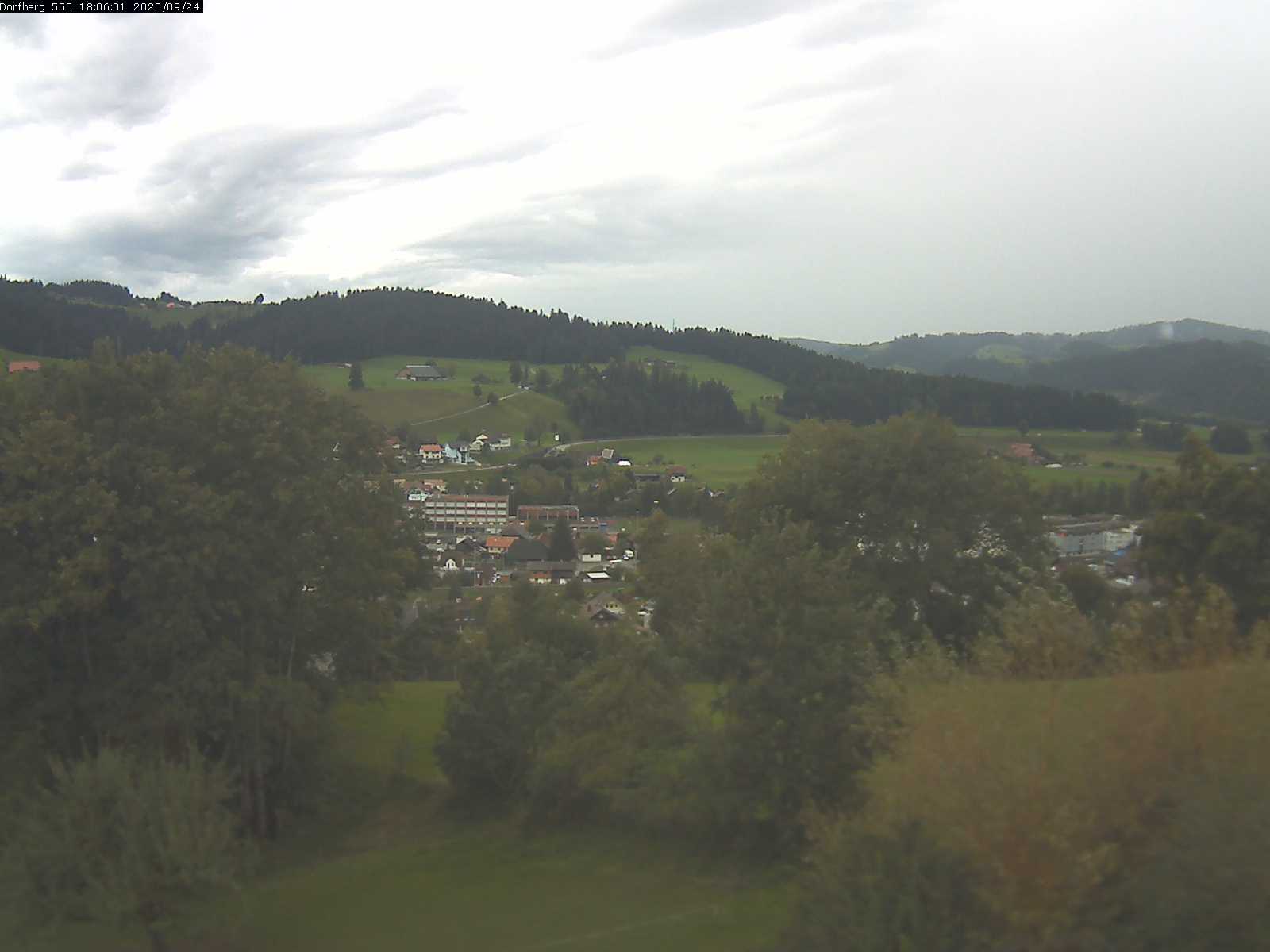 Webcam-Bild: Aussicht vom Dorfberg in Langnau 20200924-180601