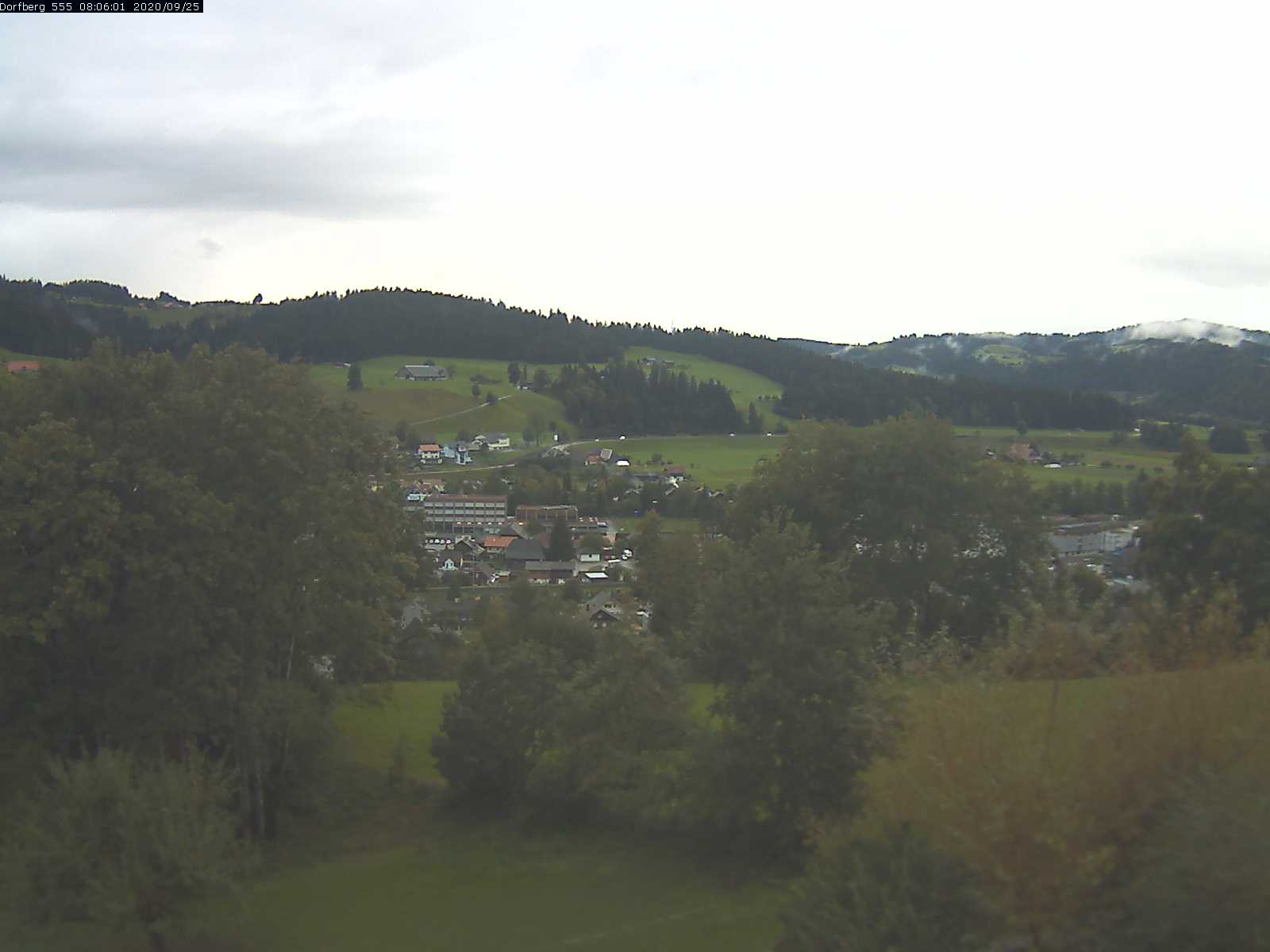 Webcam-Bild: Aussicht vom Dorfberg in Langnau 20200925-080601
