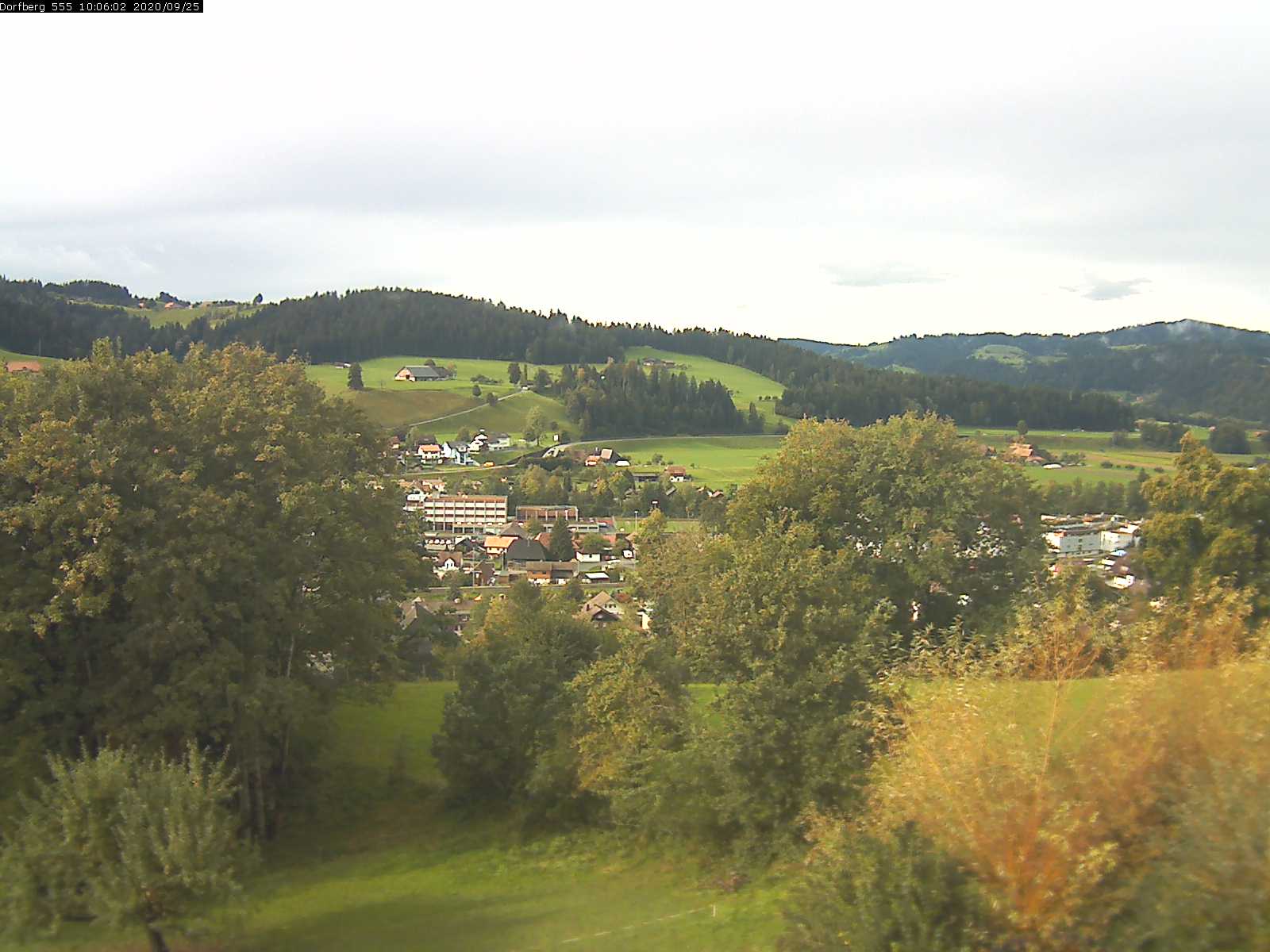 Webcam-Bild: Aussicht vom Dorfberg in Langnau 20200925-100601