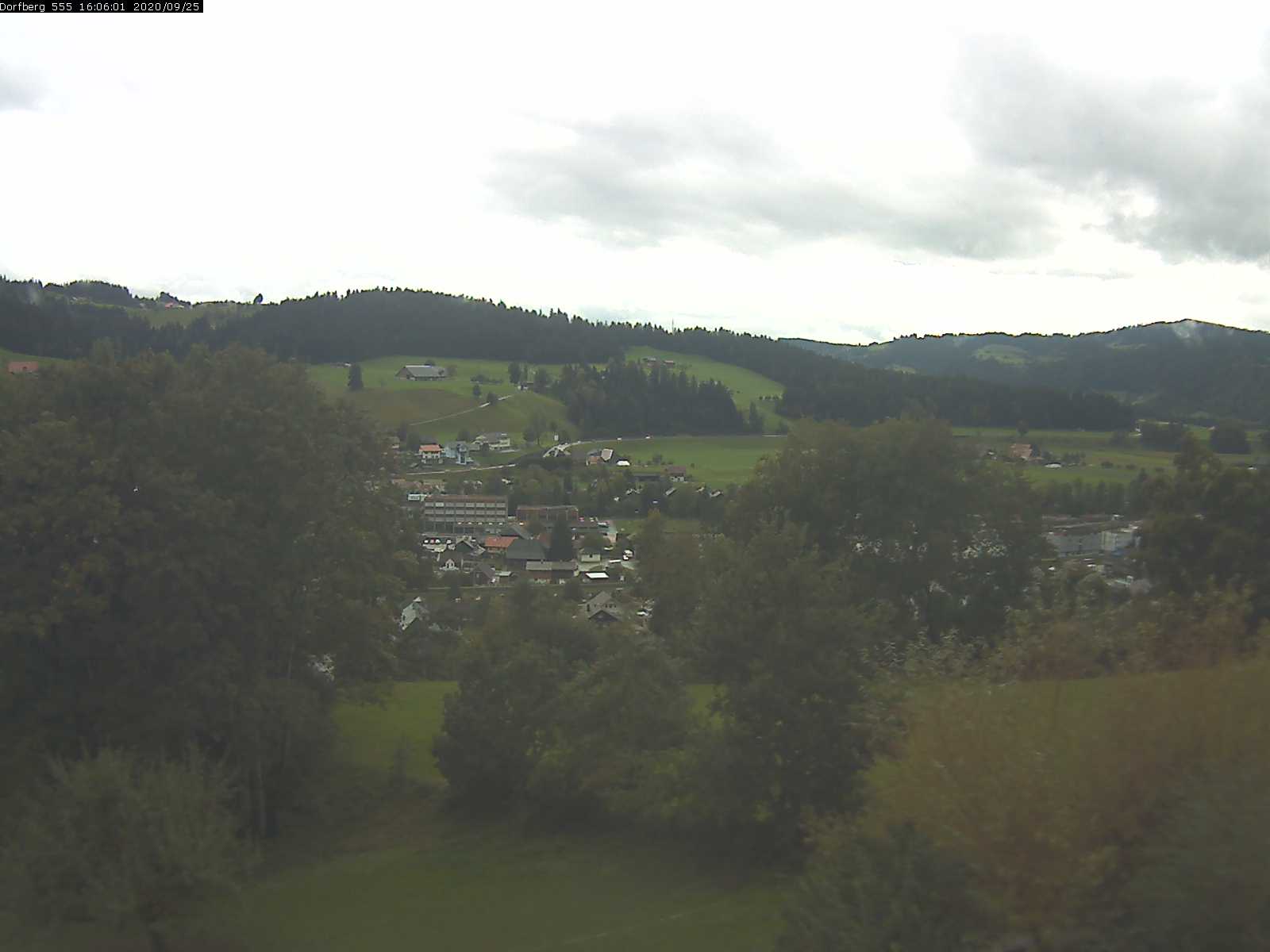 Webcam-Bild: Aussicht vom Dorfberg in Langnau 20200925-160601