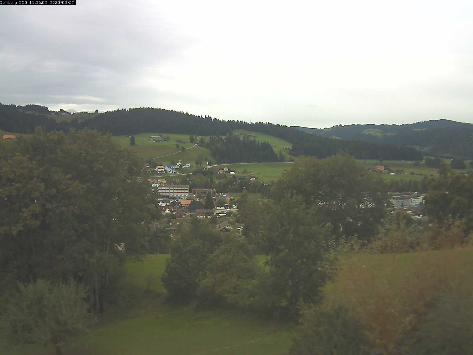 Webcam-Bild: Aussicht vom Dorfberg in Langnau 20200927-110602