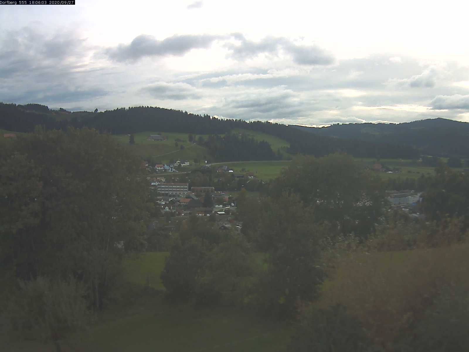 Webcam-Bild: Aussicht vom Dorfberg in Langnau 20200927-180602