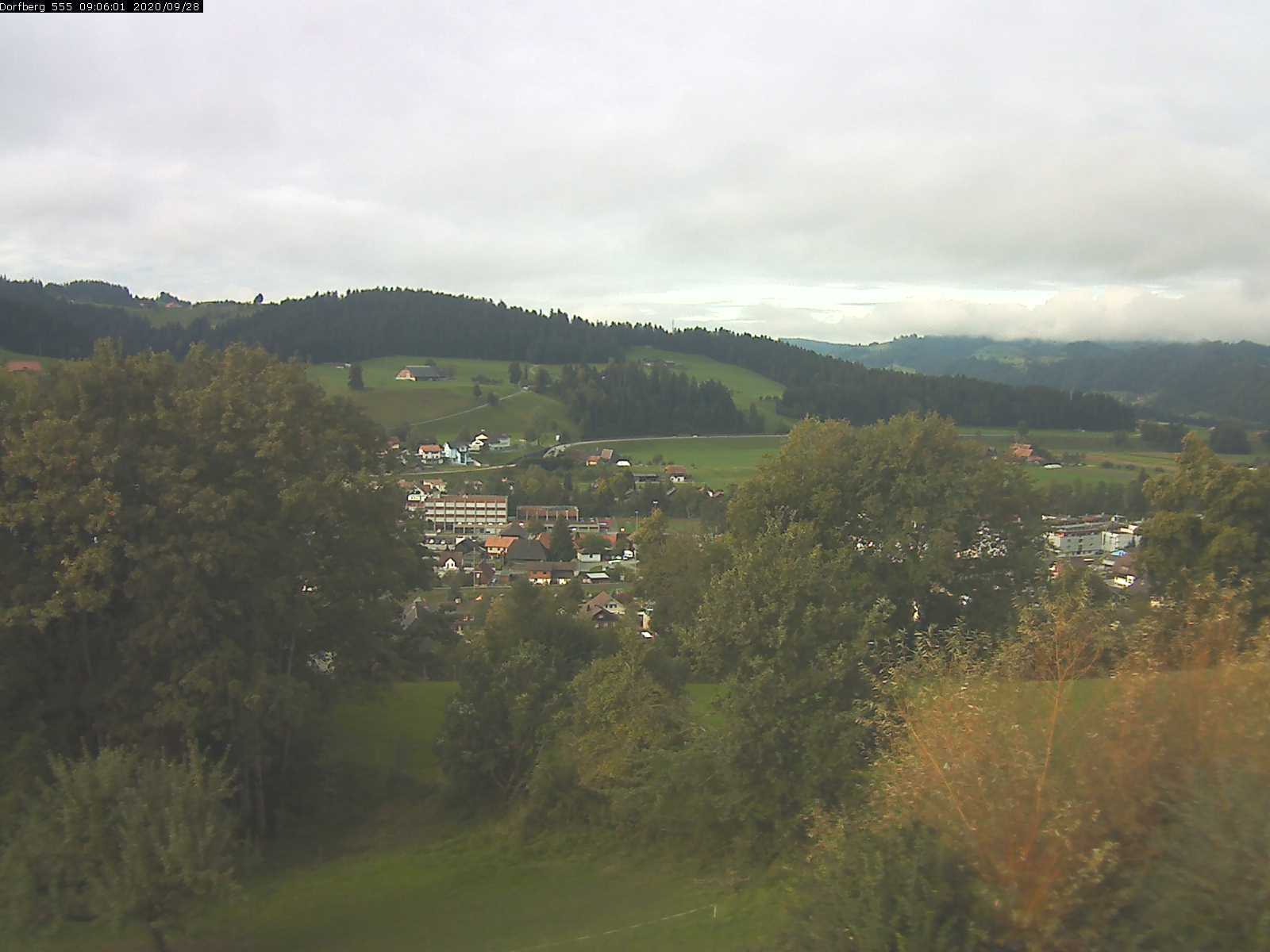Webcam-Bild: Aussicht vom Dorfberg in Langnau 20200928-090601