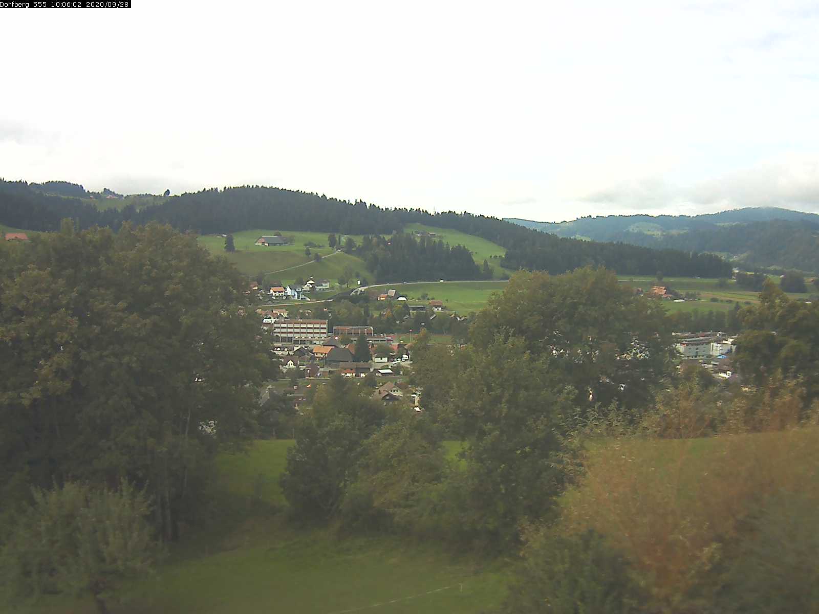 Webcam-Bild: Aussicht vom Dorfberg in Langnau 20200928-100601