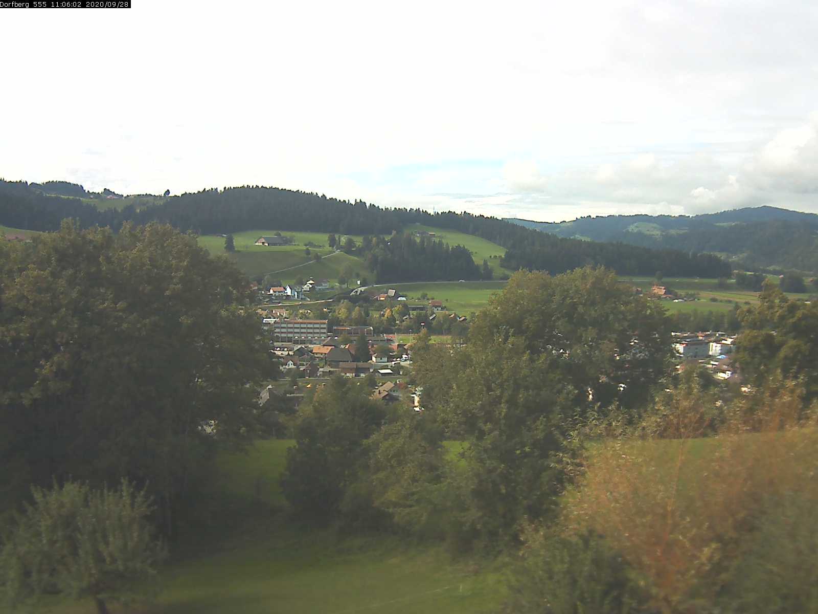 Webcam-Bild: Aussicht vom Dorfberg in Langnau 20200928-110601