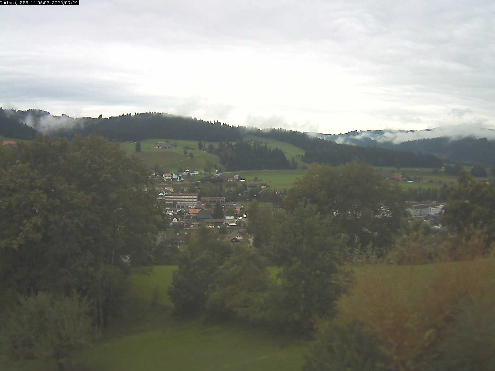 Webcam-Bild: Aussicht vom Dorfberg in Langnau 20200929-110601