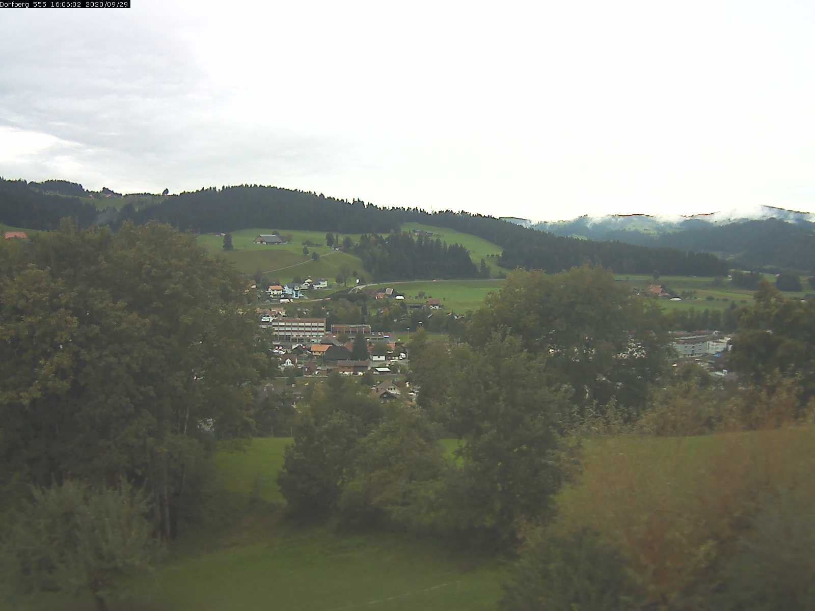 Webcam-Bild: Aussicht vom Dorfberg in Langnau 20200929-160601