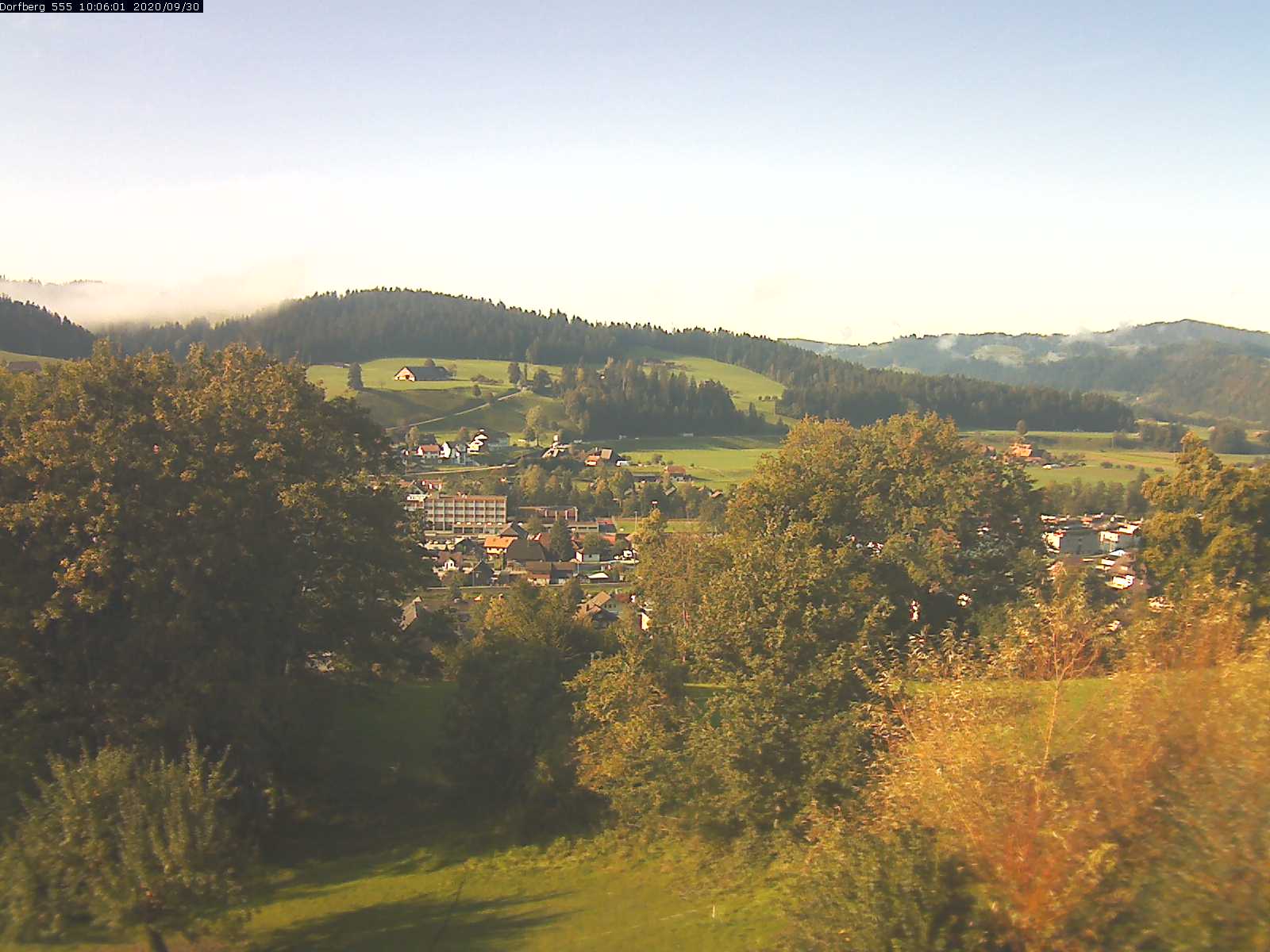 Webcam-Bild: Aussicht vom Dorfberg in Langnau 20200930-100601