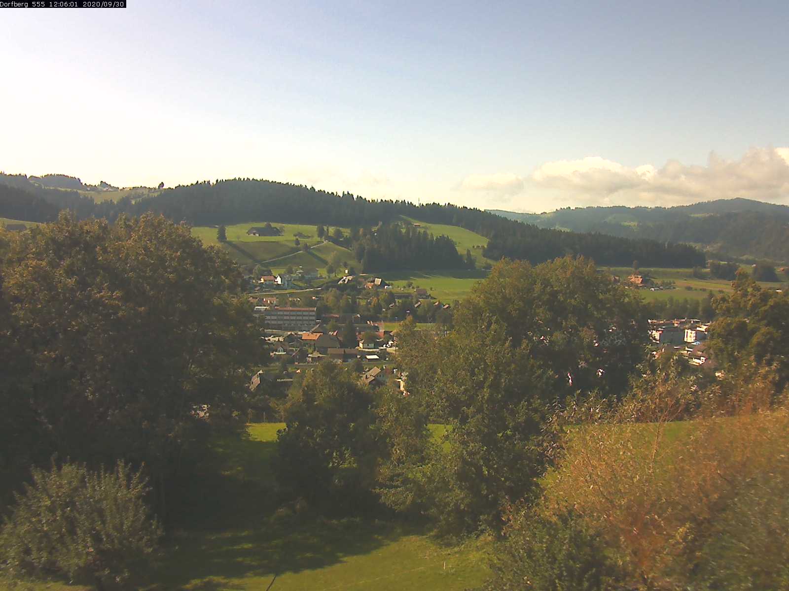 Webcam-Bild: Aussicht vom Dorfberg in Langnau 20200930-120601