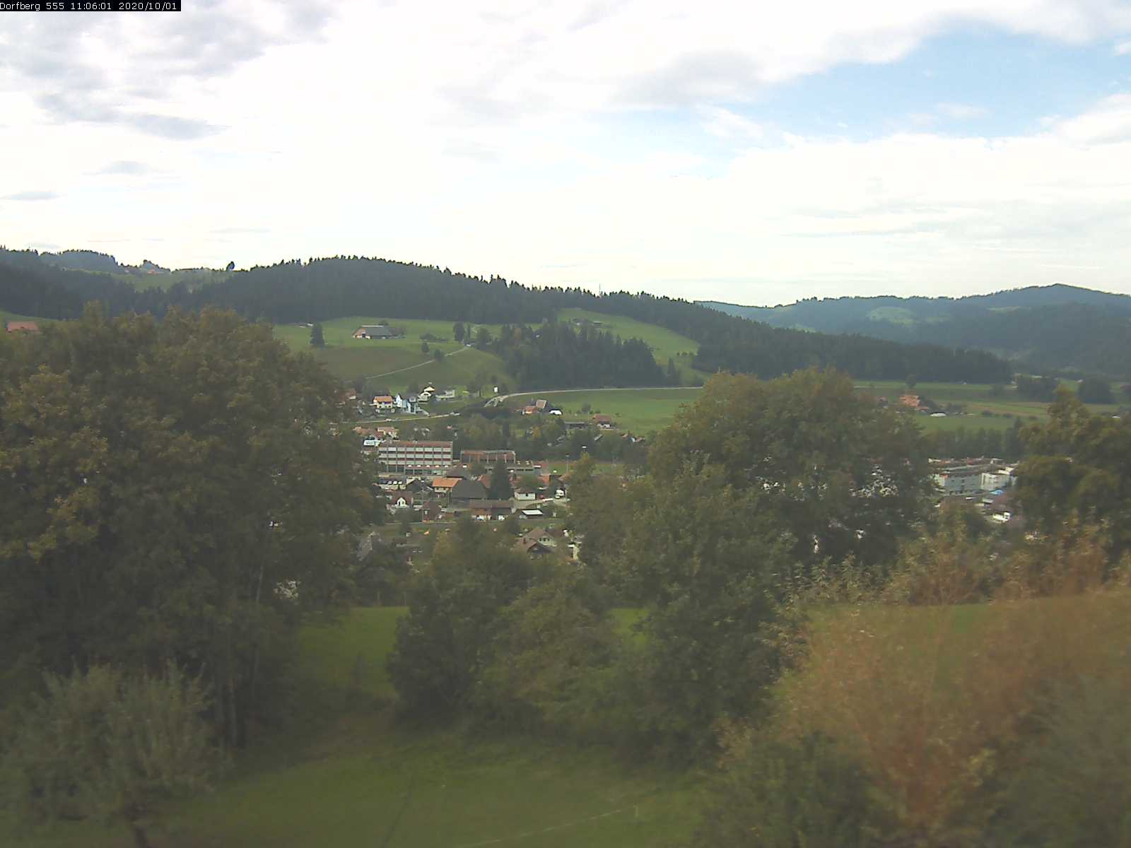 Webcam-Bild: Aussicht vom Dorfberg in Langnau 20201001-110601