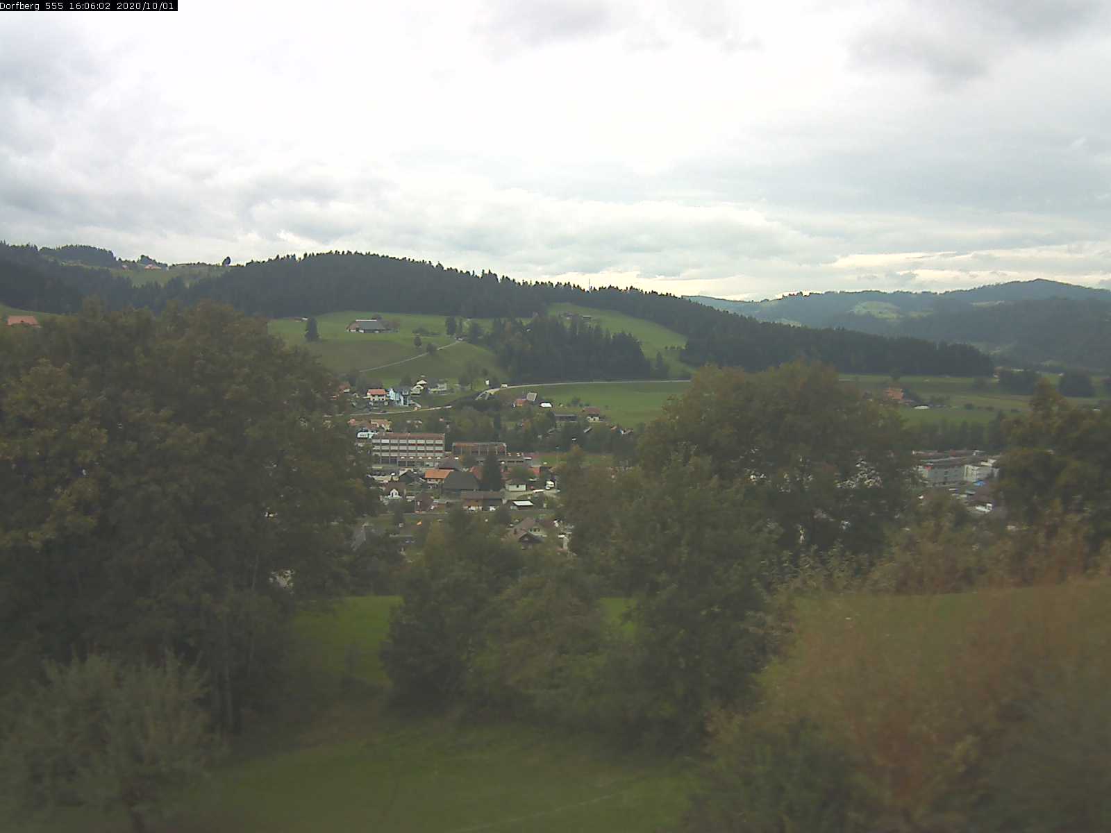 Webcam-Bild: Aussicht vom Dorfberg in Langnau 20201001-160601