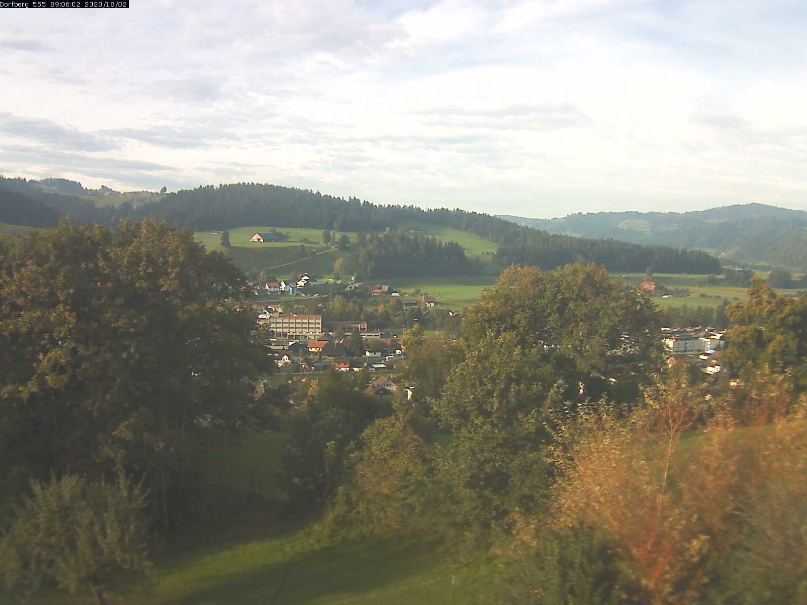 Webcam-Bild: Aussicht vom Dorfberg in Langnau 20201002-090601