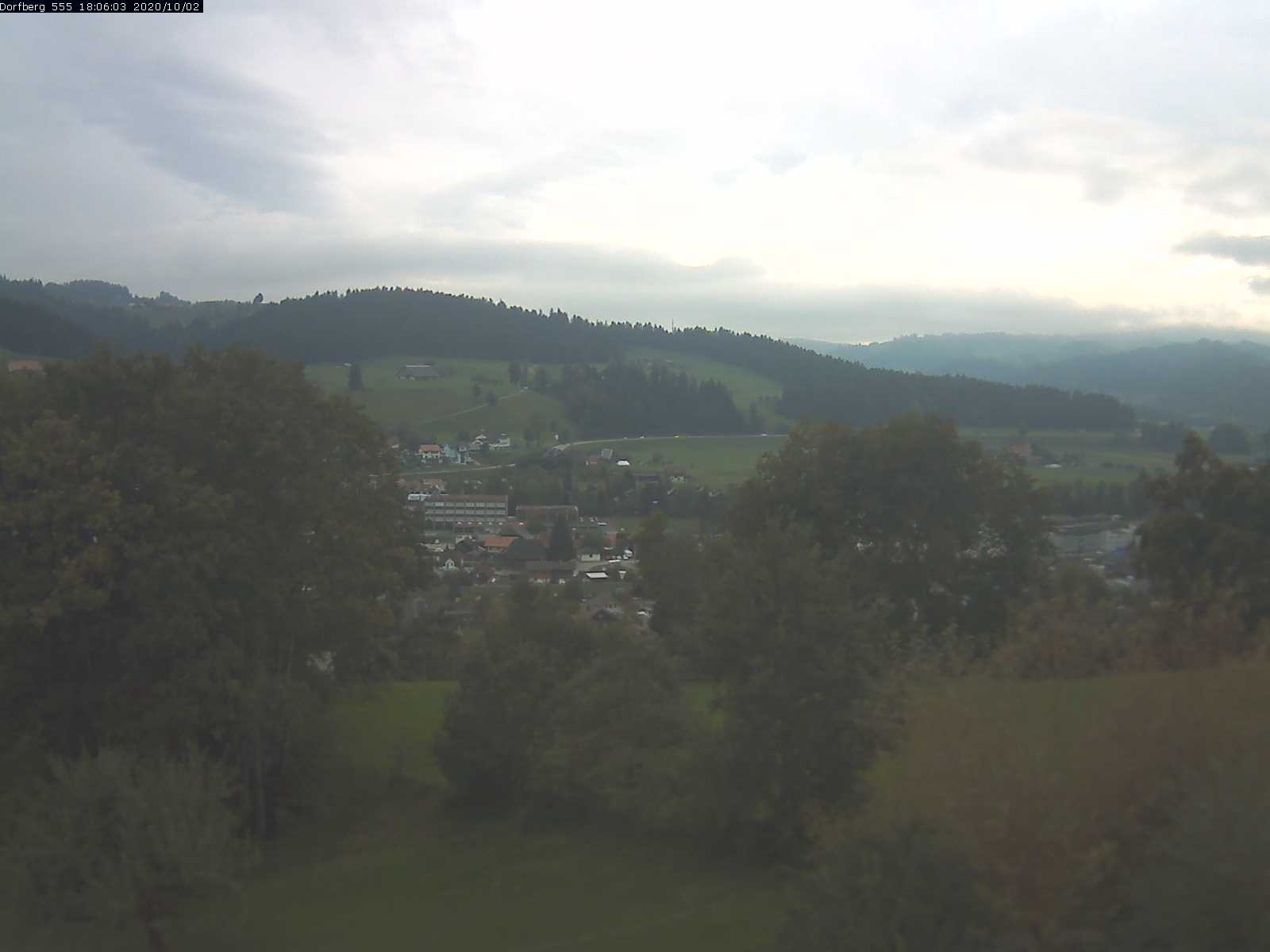Webcam-Bild: Aussicht vom Dorfberg in Langnau 20201002-180601