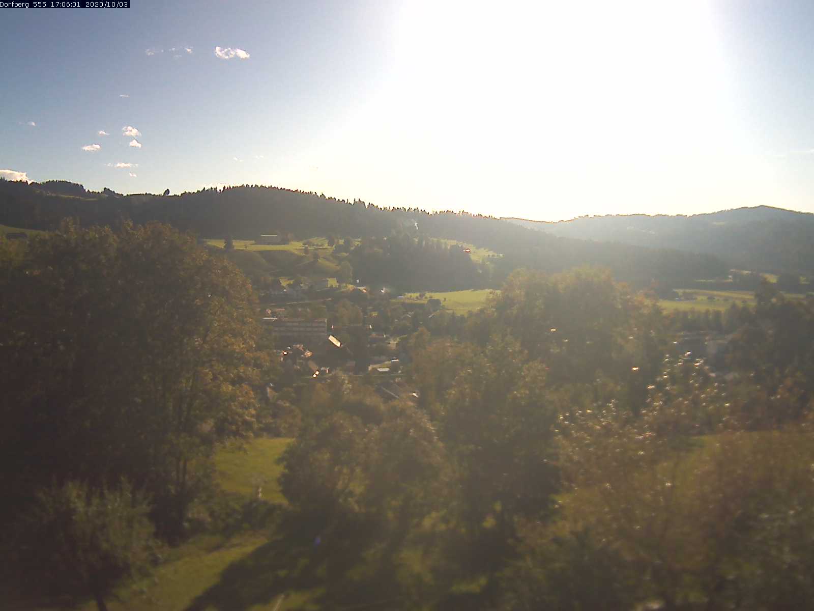 Webcam-Bild: Aussicht vom Dorfberg in Langnau 20201003-170601