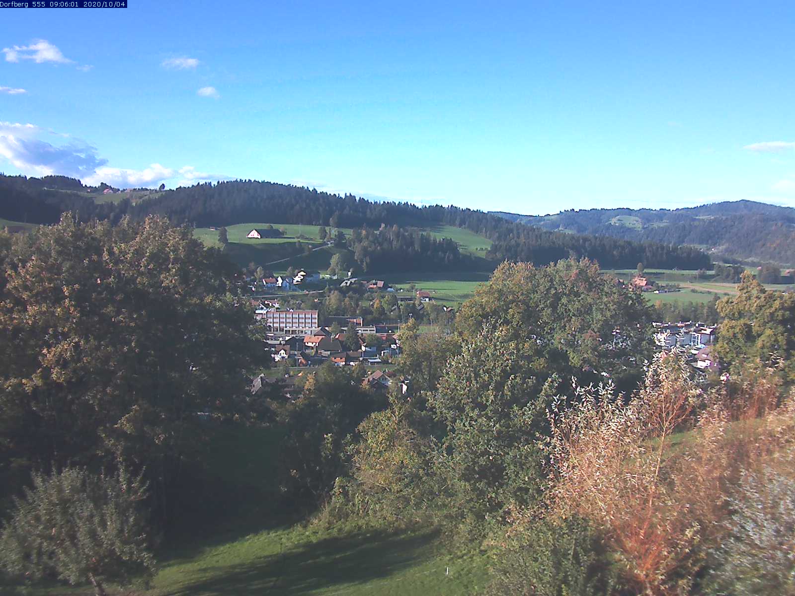 Webcam-Bild: Aussicht vom Dorfberg in Langnau 20201004-090601
